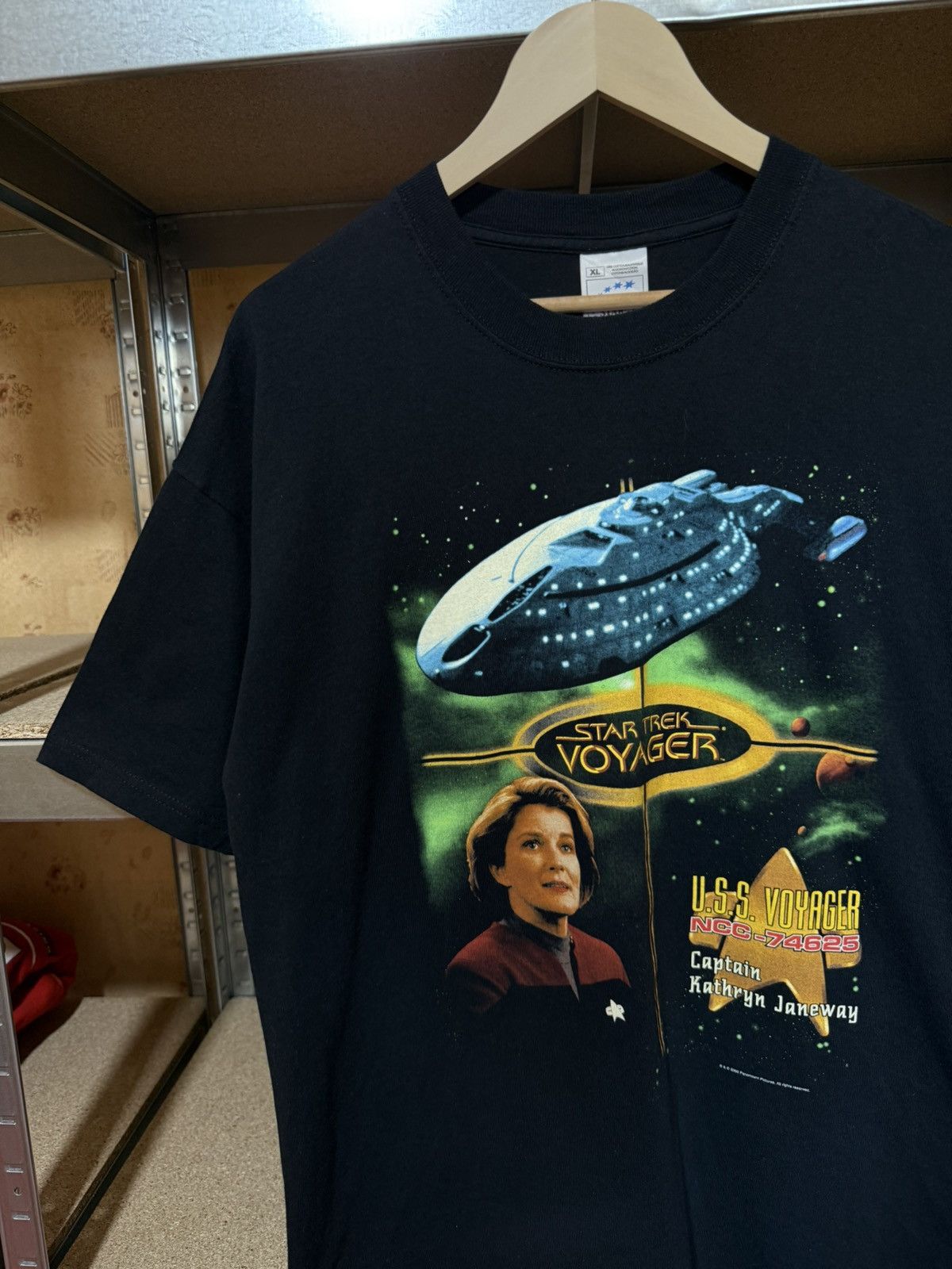 Star Wars × Vintage Vintage 2000 Star Trek Voyager Captain Kathryn T-Shirt Size US XL / EU 56 / 4 - 3 Thumbnail