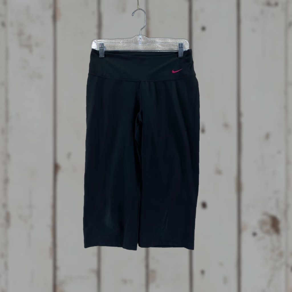 Nike Nike Dri-Fit Leggings Womens Small Black Pink Athletic Capris Yoga Swoosh Size 28" / US 6 / IT 42 - 1 Thumbnail