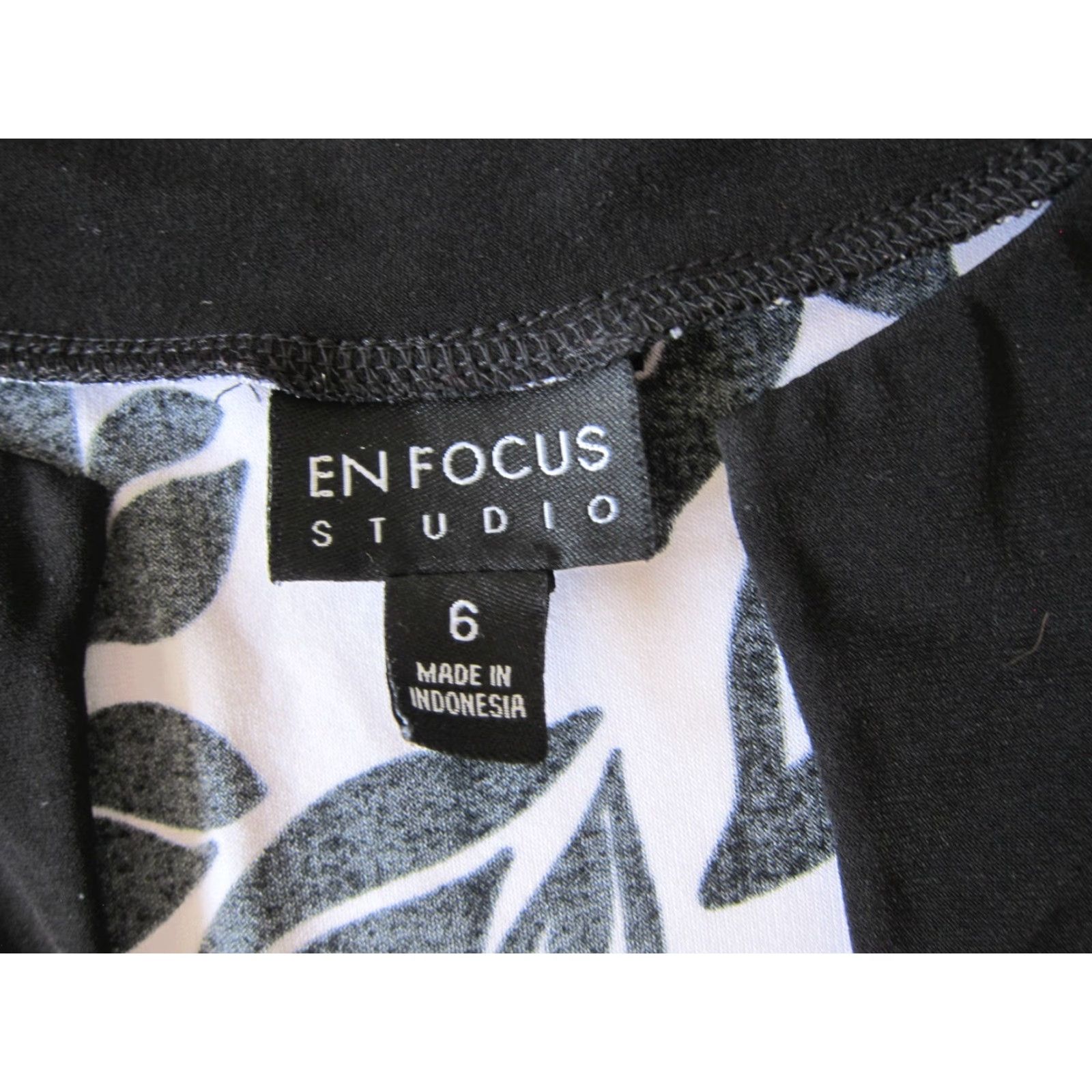 Vintage VINTAGE En Focus Studio Dress Floral Short Sleeve Tunic Sheath A-Line 6 Black White Blue Size 28" / US 6 / IT 42 - 4 Thumbnail