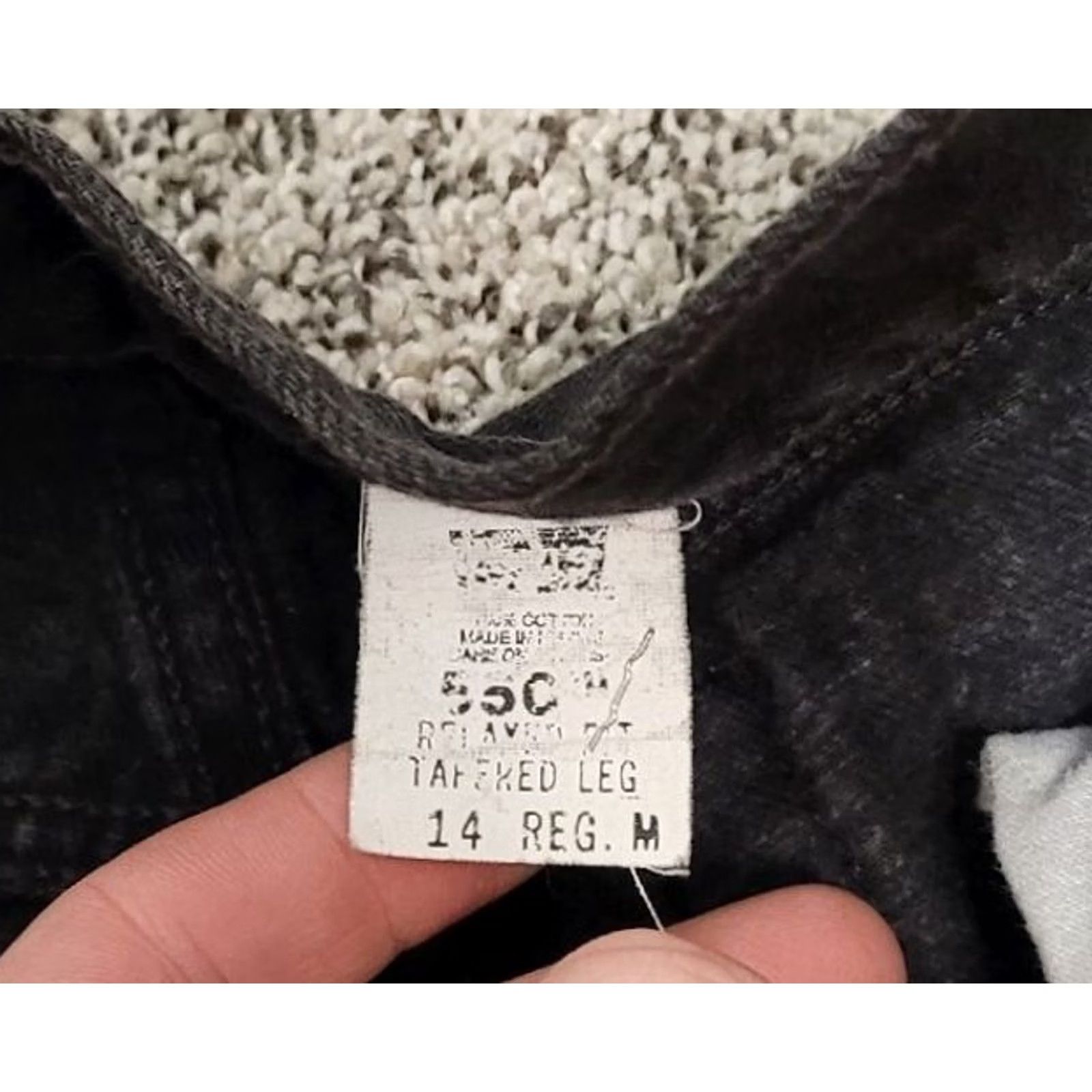Levi's VINTAGE Levi’s 550 Black Relaxed Fit Tapered Leg Jeans sz 14 reg High Rise Womens USA 30in INSEAM Excellent Cond Size ONE SIZE - 3 Thumbnail