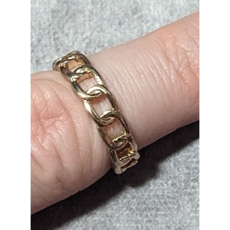 Other Punk Chain Link Shaped Gold Tone Fashion Ring Size 7 3/4 Size ONE SIZE - 12 Thumbnail