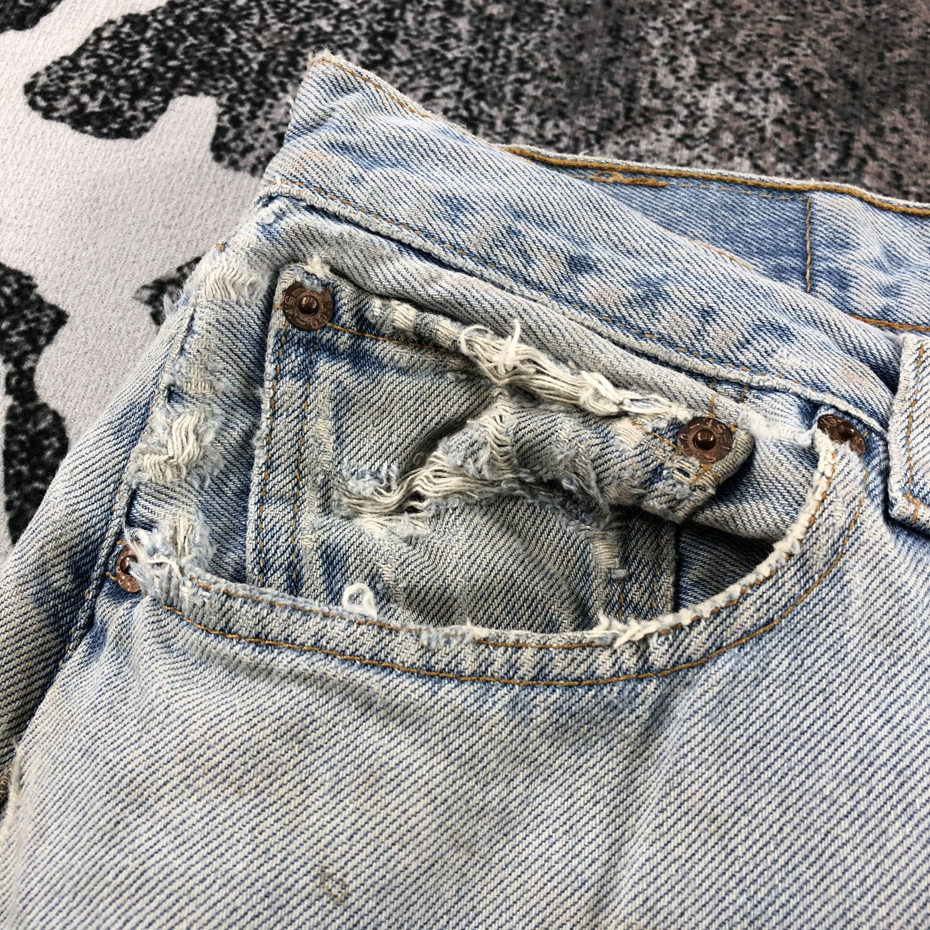 Levi's Vintage 90s Levi's 501 Jeans Dirty Light wash Denim KJ791 Size US 34 / EU 50 - 11 Thumbnail