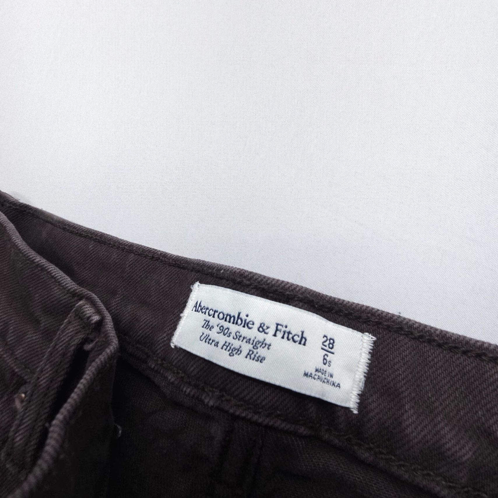 Abercrombie & Fitch Abercrombie & Fitch The '90s High Rise Straight Jeans 28/6S Crop Brown Women Vintage No 90s Theme Mens Womens Size 28" / US 6 / IT 42 - 3 Thumbnail