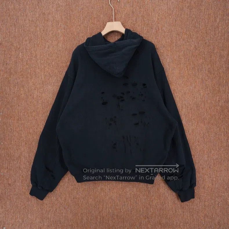 Balenciaga Balenciaga Black Distressed Hole Hooded Sweatshirt Size US XXS / EU 40 - 2 Thumbnail