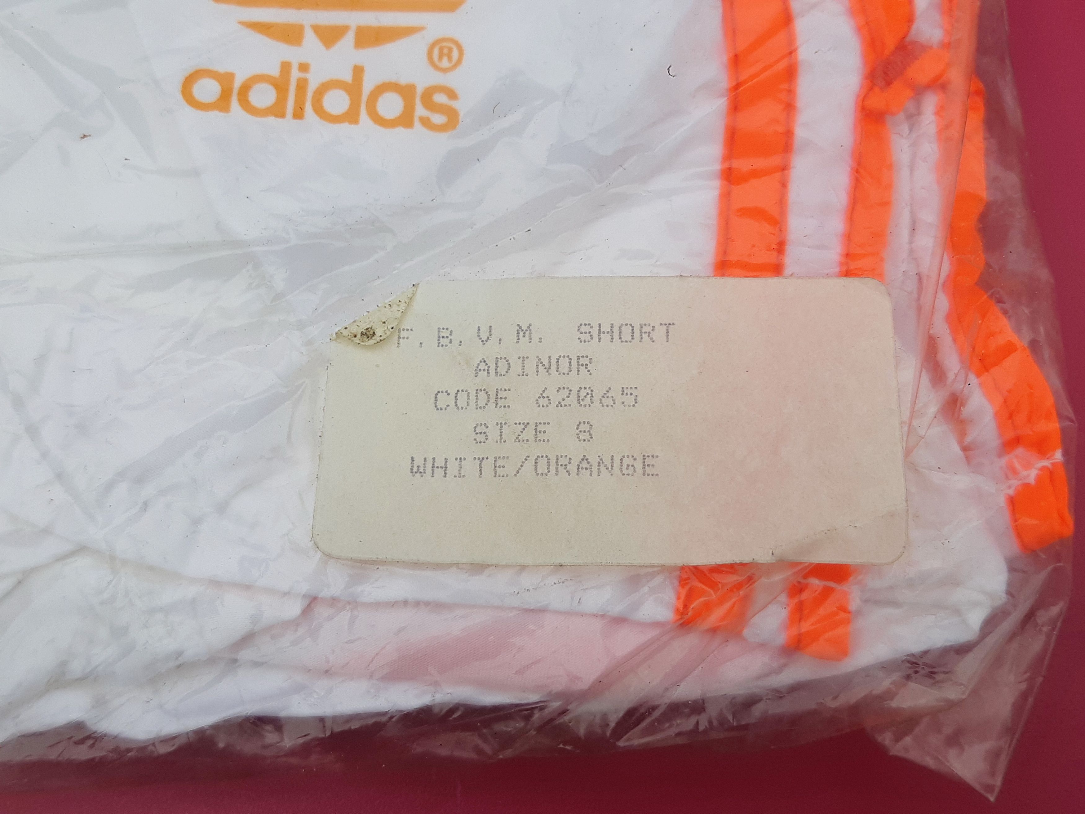 Adidas ADIDAS Football Shorts made in England size.8(L) NWT Size US 36 / EU 52 - 4 Thumbnail