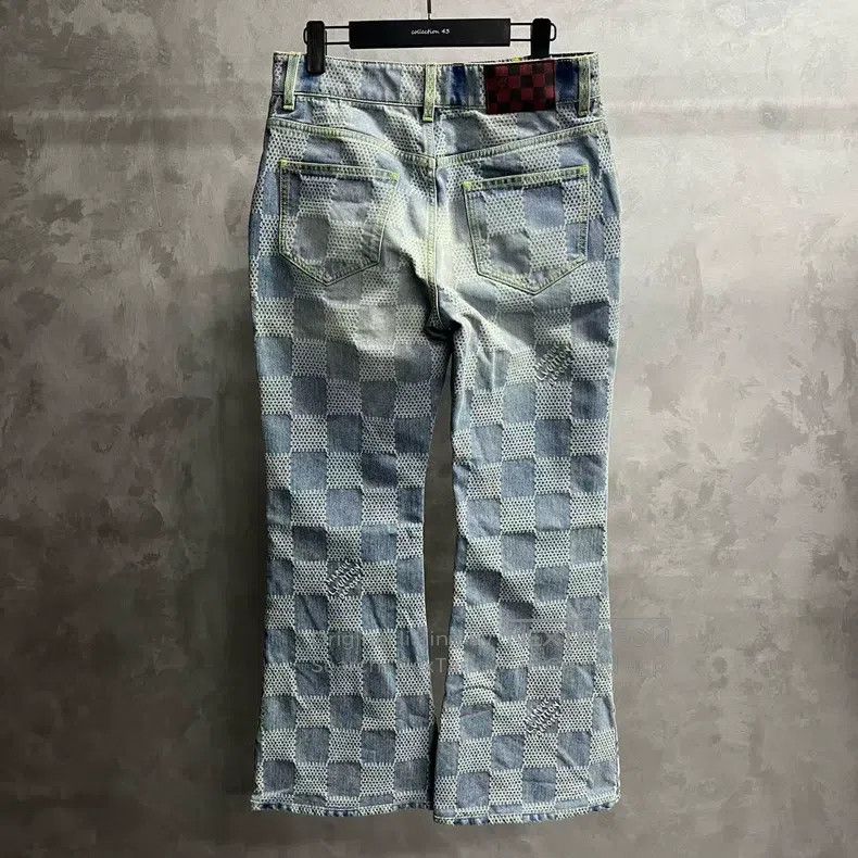 Louis Vuitton Louis Vuitton 24 Latest Blue Plaid Printed Button Mid Rise Size US 29 - 6 Thumbnail