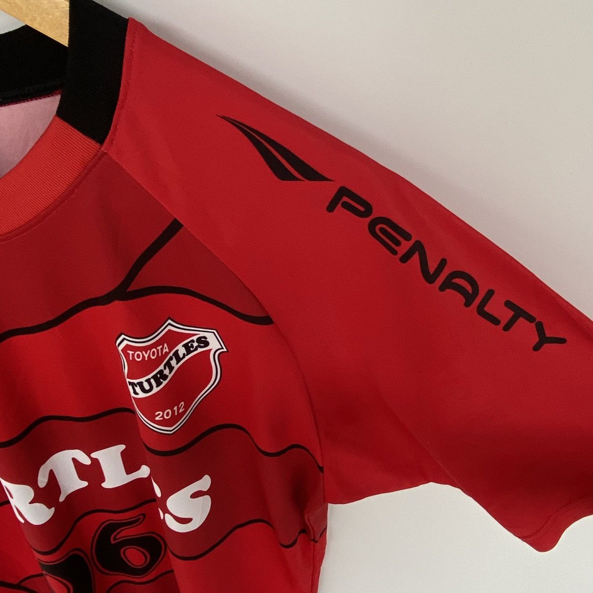 Other Vintage Turtles FC Soccer Jersey Red/Black Pullover Size M Size US M / EU 48-50 / 2 - 5 Thumbnail