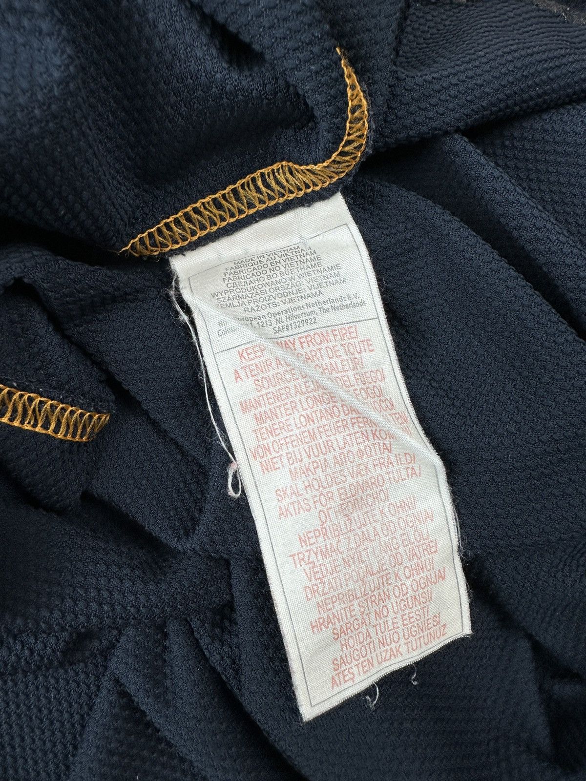 Nike 00s NIKE Mercurial Total 90 Sphere Dry Navy Blue T-Shirt Size US M / EU 48-50 / 2 - 8 Thumbnail