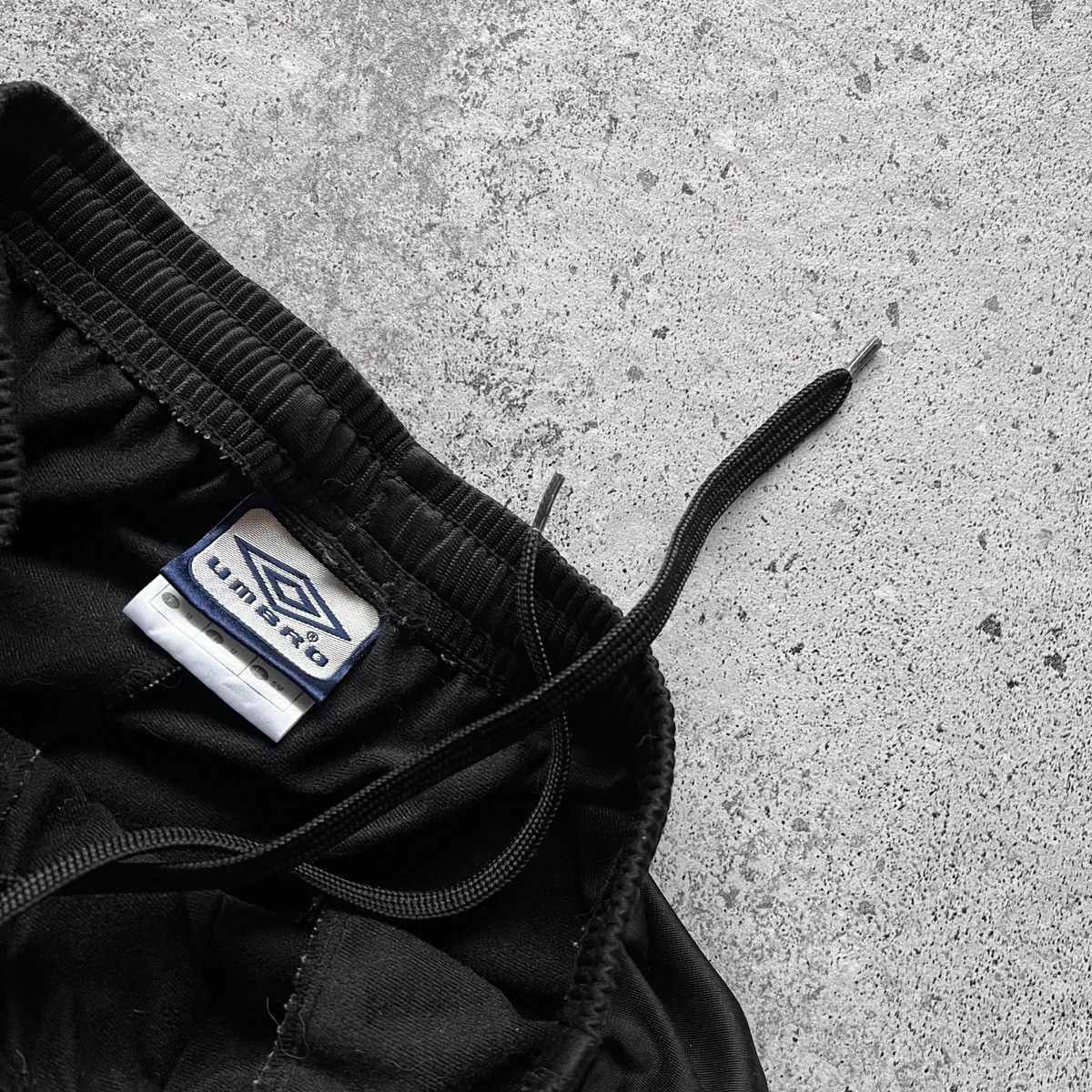 Umbro × Vintage Umbro Mens Black Vintage 90s Track Pants Y2K Small Logo Size US 32 / EU 48 - 8 Thumbnail