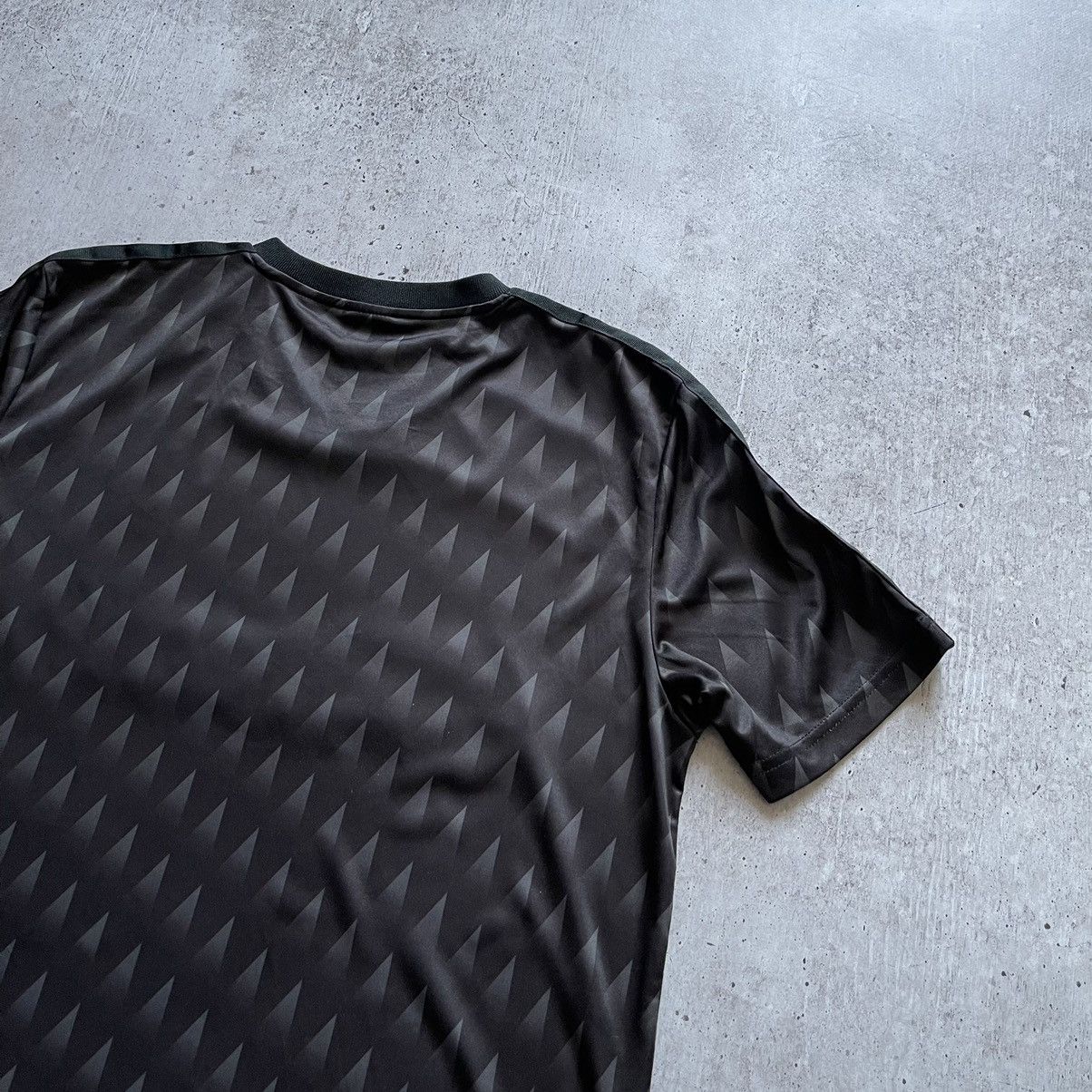 Other Vintage Liverpool Candy socer jersey size M all black Size US M / EU 48-50 / 2 - 11 Thumbnail