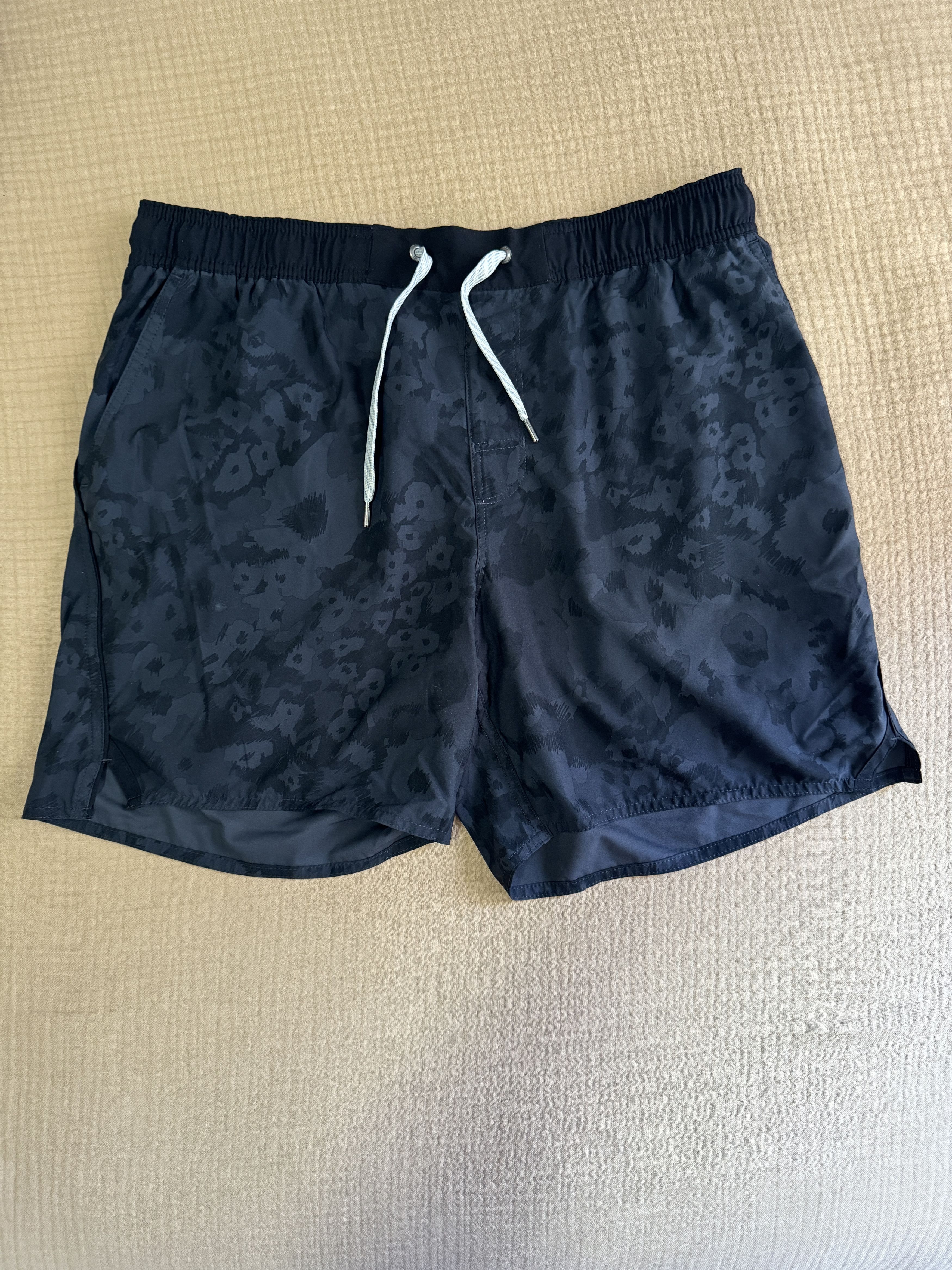 Vuori Vuori Kore Short, 5" Inseam Size US 36 / EU 52 - 1 Thumbnail