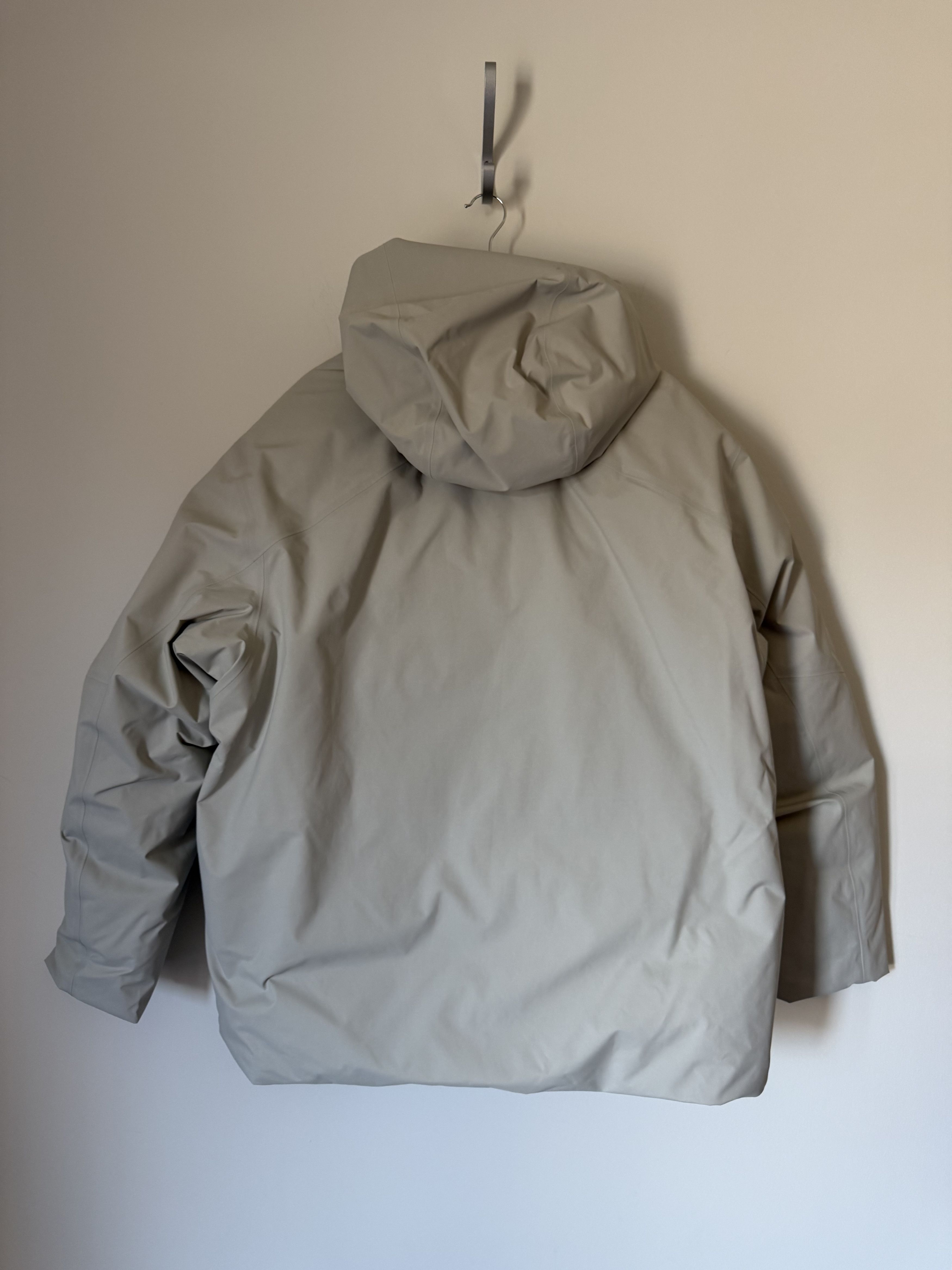 Veilance Arc'Teryx Veilance Sorin Down Jacket in Dark Cocoon White Size US XL / EU 56 / 4 - 5 Thumbnail