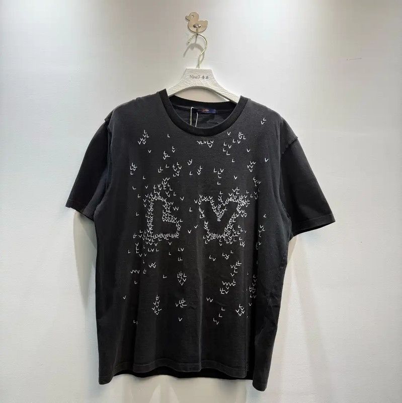 Louis Vuitton Louis Vuitton Black Cotton XXL Men's T-Shirt 0089 Size US XXL / EU 58 / 5 - 1 Thumbnail