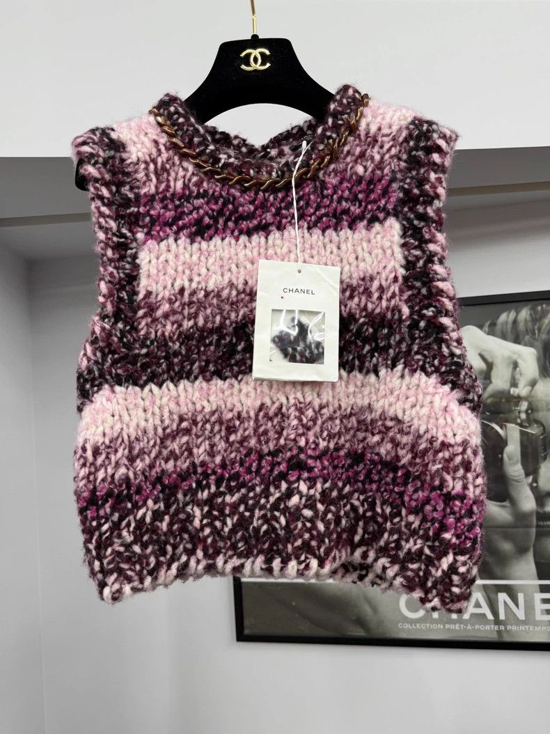 Chanel Chanel Chain rolled edge thick knitted vest Size XXS / US 00 / IT 34 - 1 Thumbnail