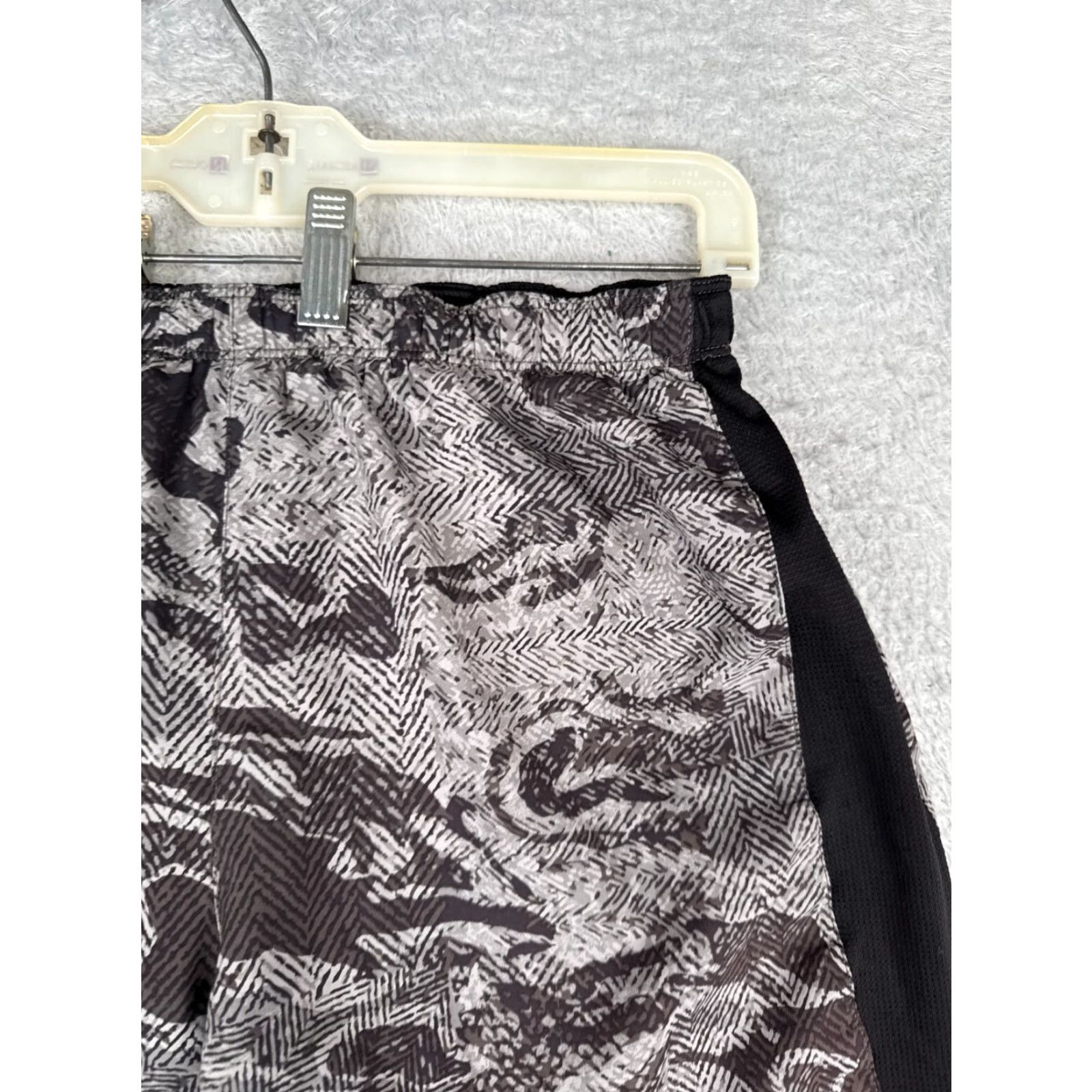 The North Face The North Face Shorts Mens Small Gray Lined Elastic Waist Polyester Blend READ Size US 29 - 5 Thumbnail
