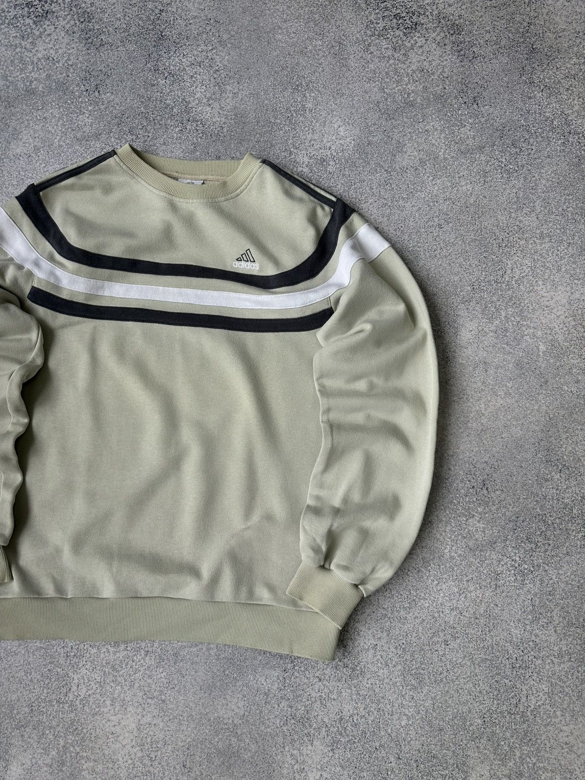 Adidas Vintage Adidas Beige Streetwear Sweatshirt Size US M / EU 48-50 / 2 - 2 Thumbnail