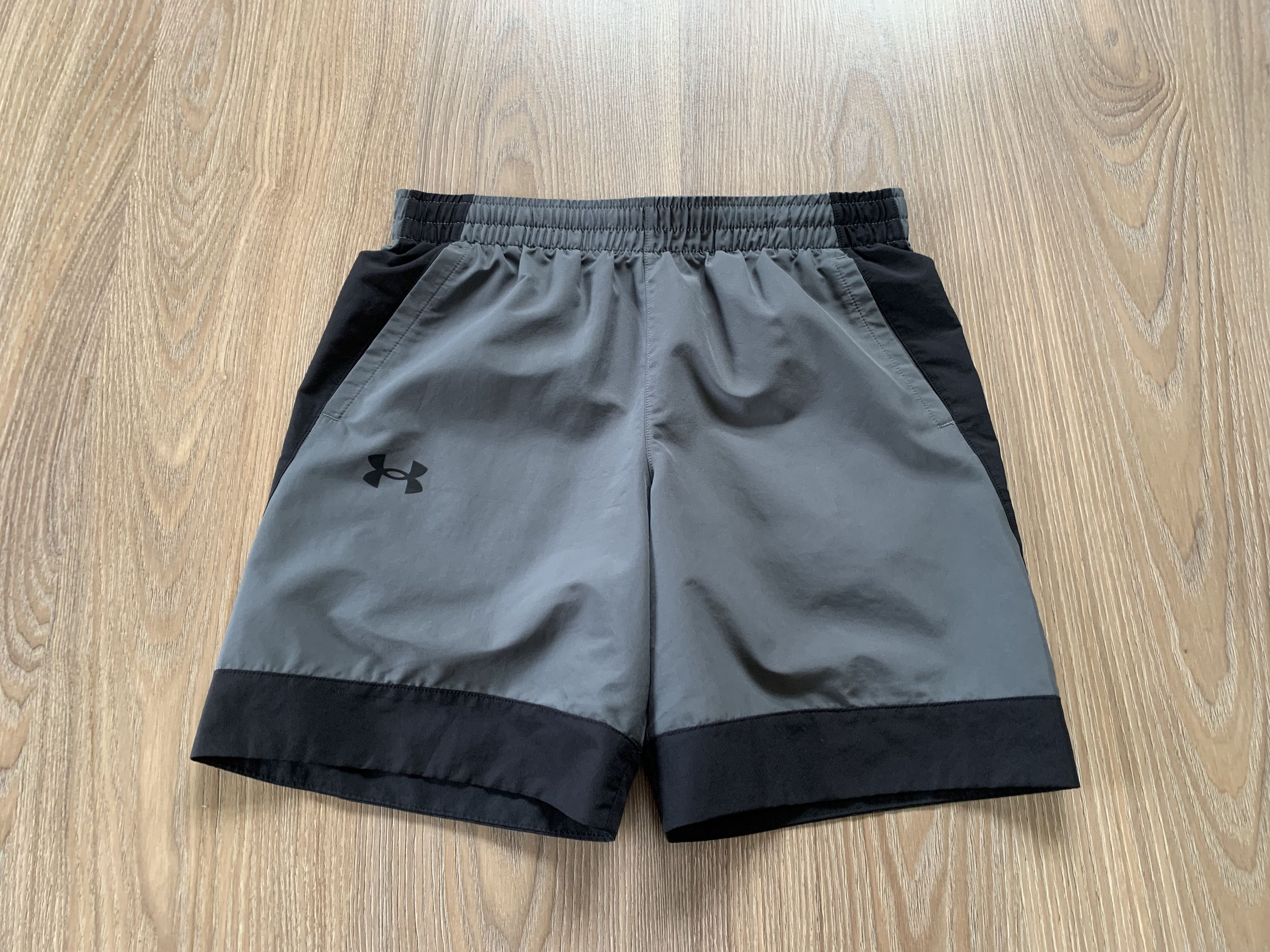 Under Armour Youth Under Armour Fitted Grey Training Shorts Size US 34 / EU 50 - 2 Thumbnail