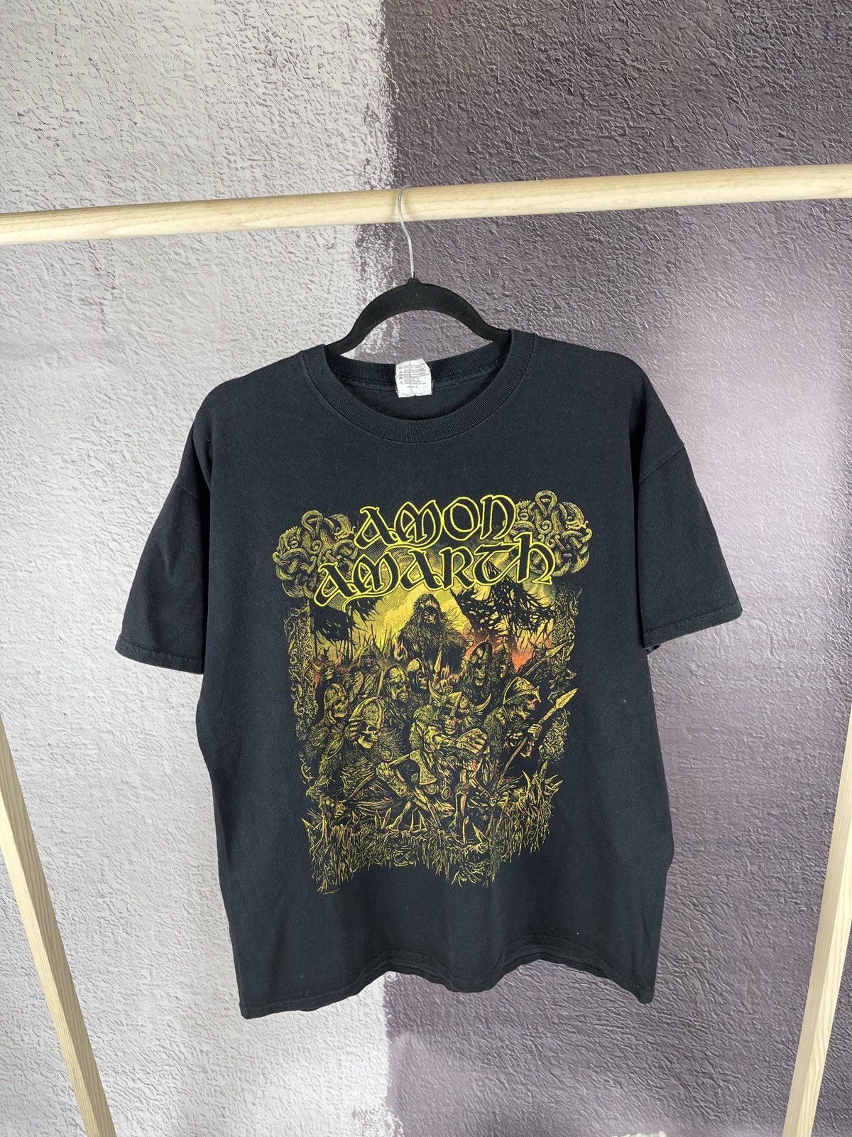 Anvil Anvil vintage 2011 Amon Amarth band tee shirt rock Size US L / EU 52-54 / 3 - 1 Thumbnail