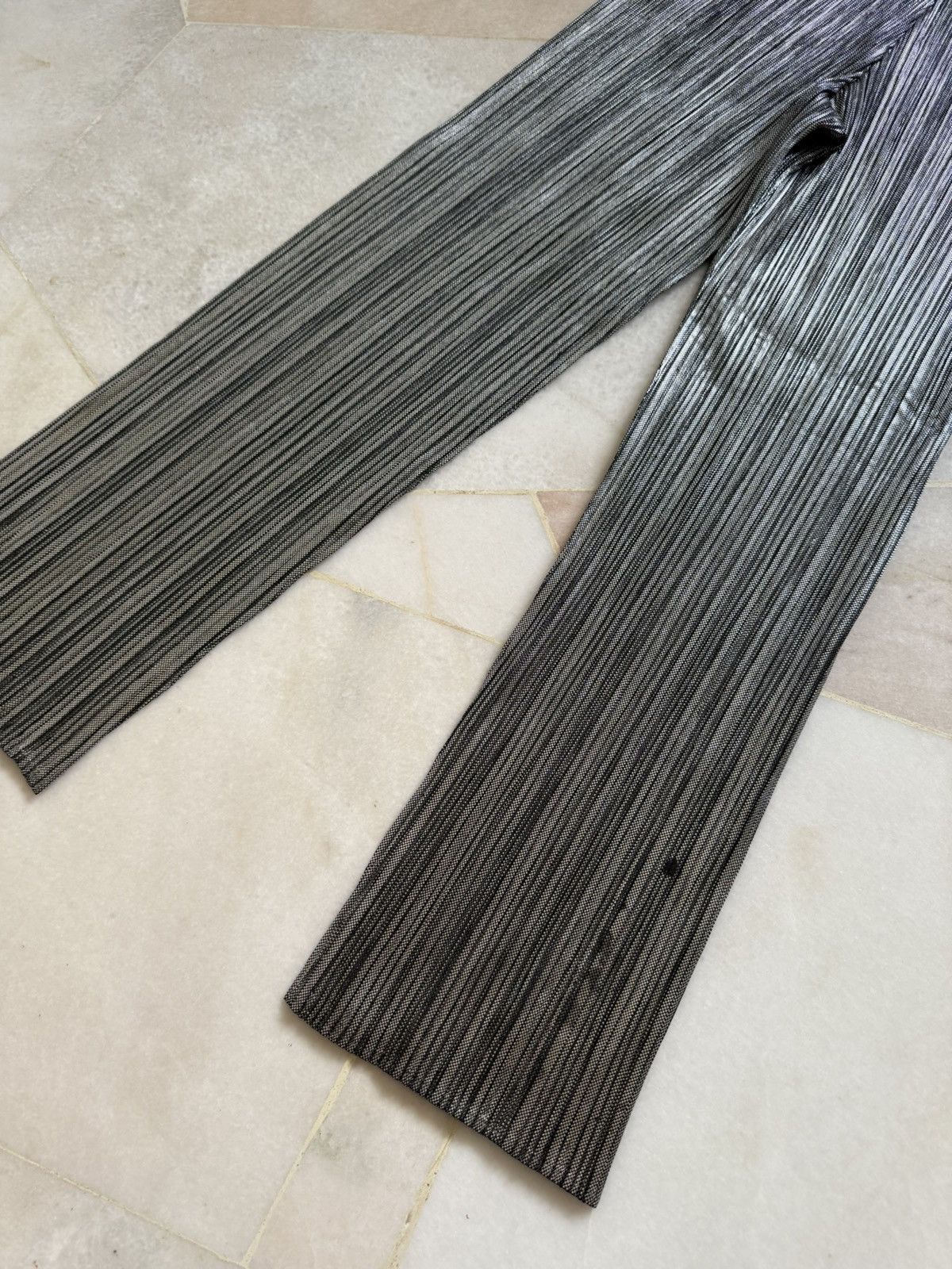 Pleats Please Issey Miyake Pleats please issey miyake pants Size 27" / US 4 / IT 40 - 5 Thumbnail