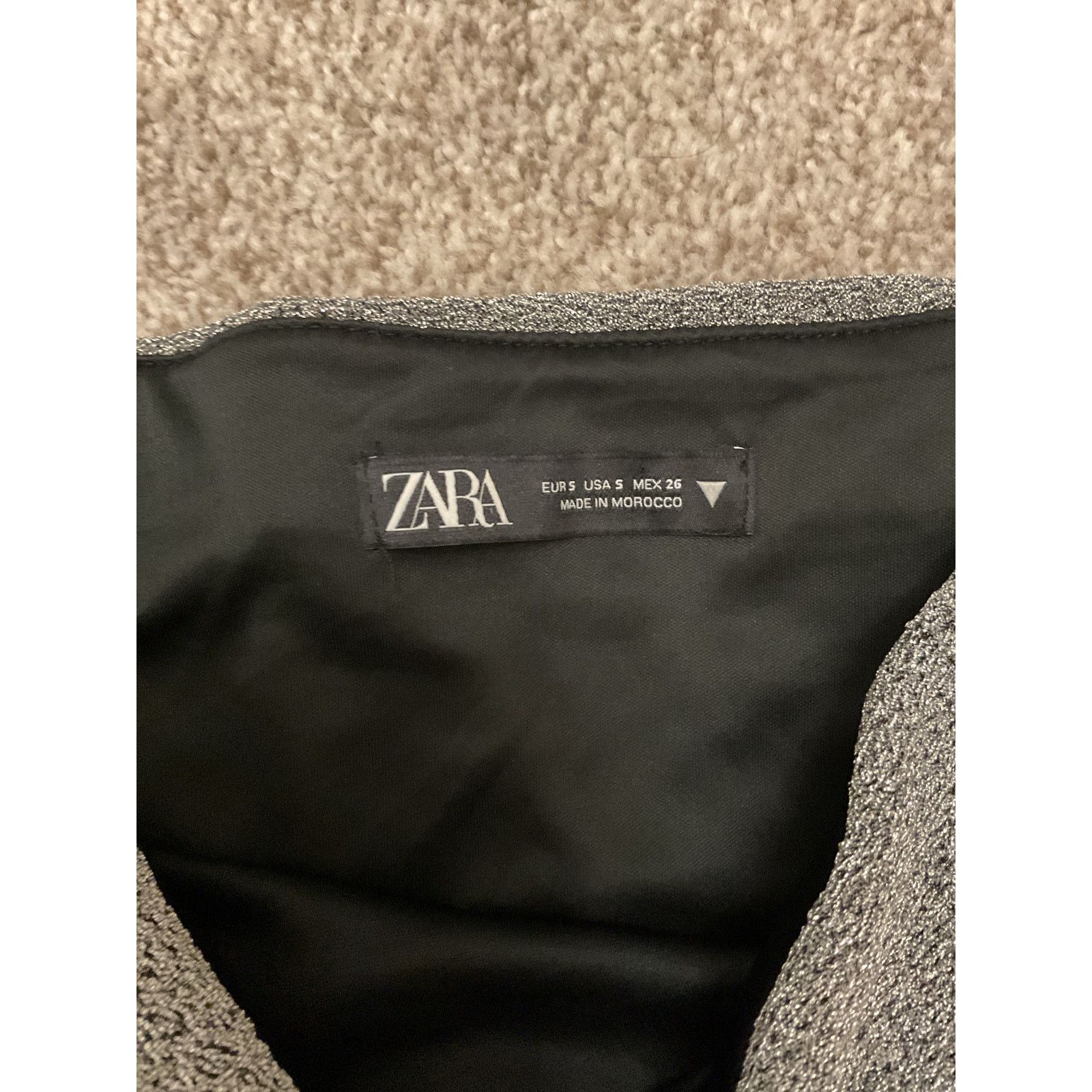 Zara Zara Metallic Silver Shirred Cropped Length Tube Top, M Size M / US 6-8 / IT 42-44 - 3 Thumbnail