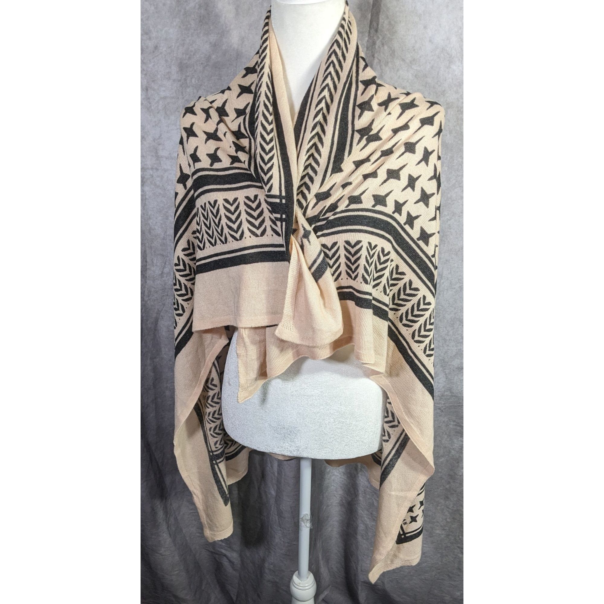 Other Clara H Star Pattern Beige & Black Knit Wrap Scarf Shawl 49x Size ONE SIZE - 12 Thumbnail