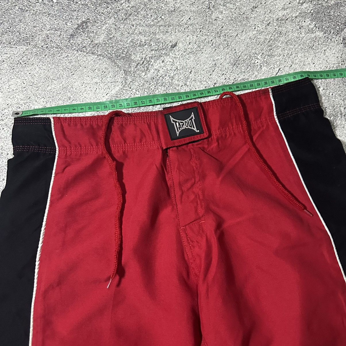 Tapout VINTAGE CRAZY Y2K TAPOUT MMA SHORT PANTS Size US 28 / EU 44 - 7 Thumbnail