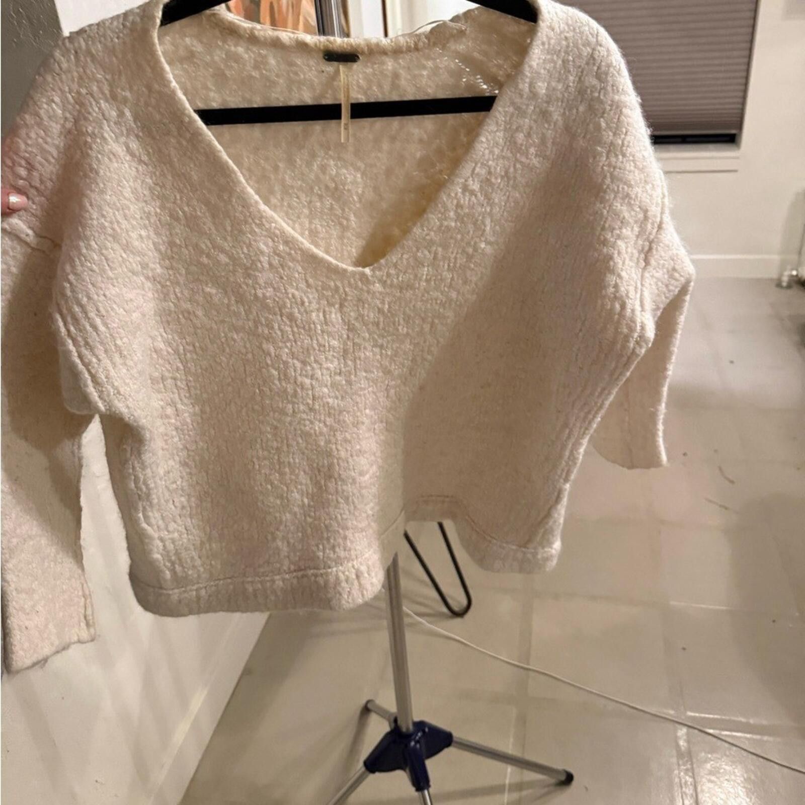 Free People Free People Ivory Cropped Structured Hem Wool Sweater Boxy M Size M / US 6-8 / IT 42-44 - 7 Thumbnail