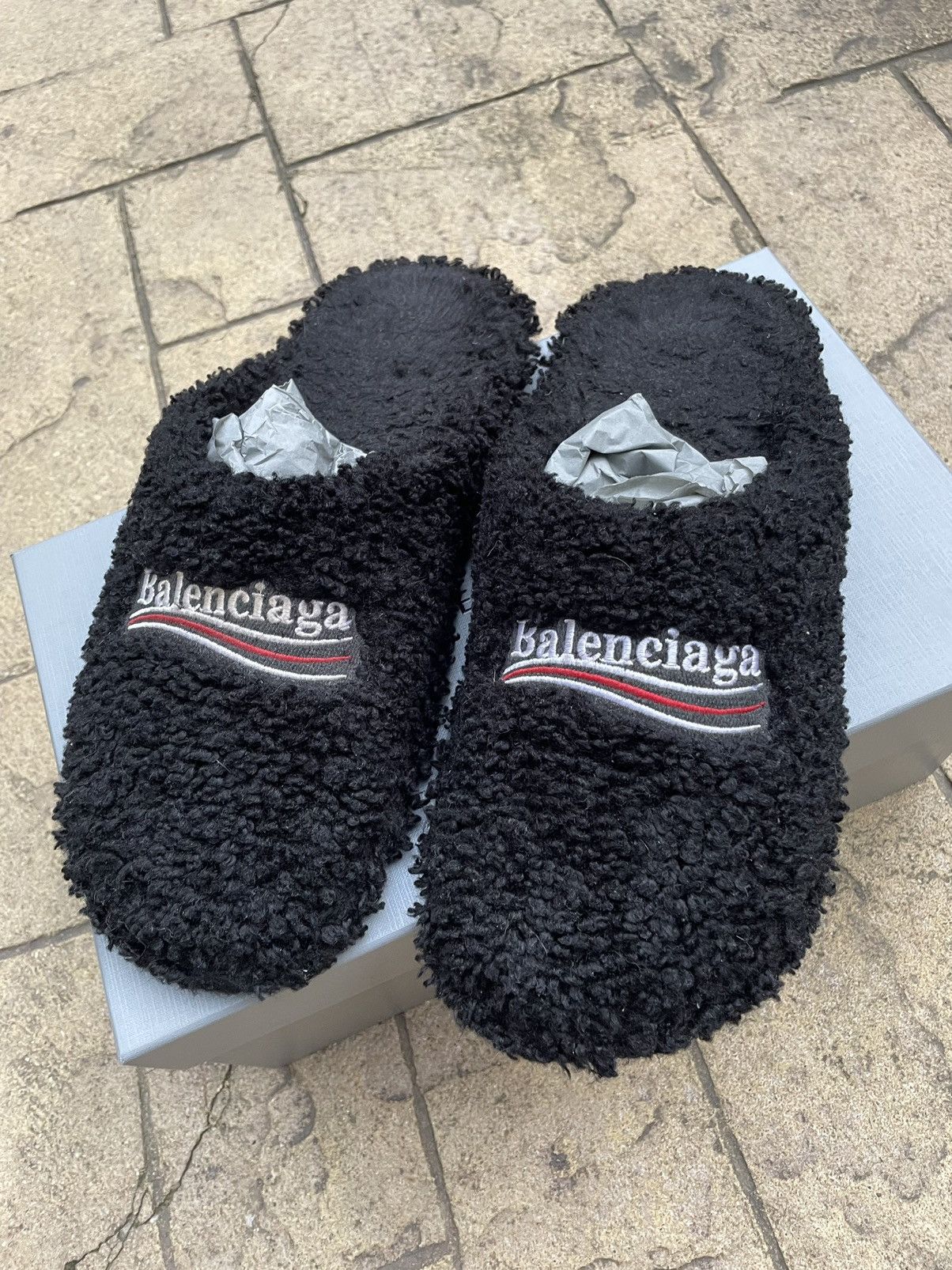 【Balenciaga】 Political Campaign Furryスライド Balenciaga - Political Campaign Furry slides Balenciaga