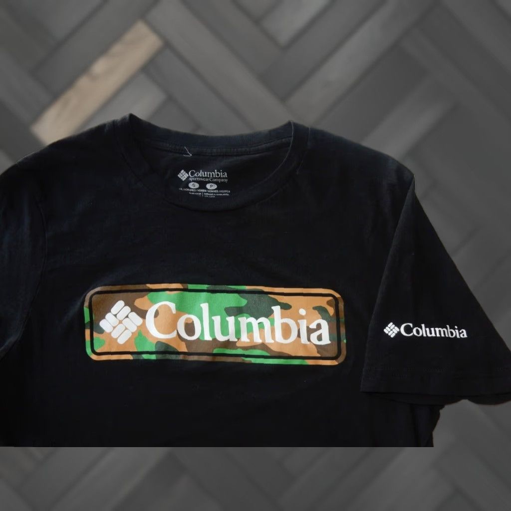 Vintage Columbia T Shirt Mens Small Black Short Sleeve Cotton Size US S / EU 44-46 / 1 - 1 Thumbnail