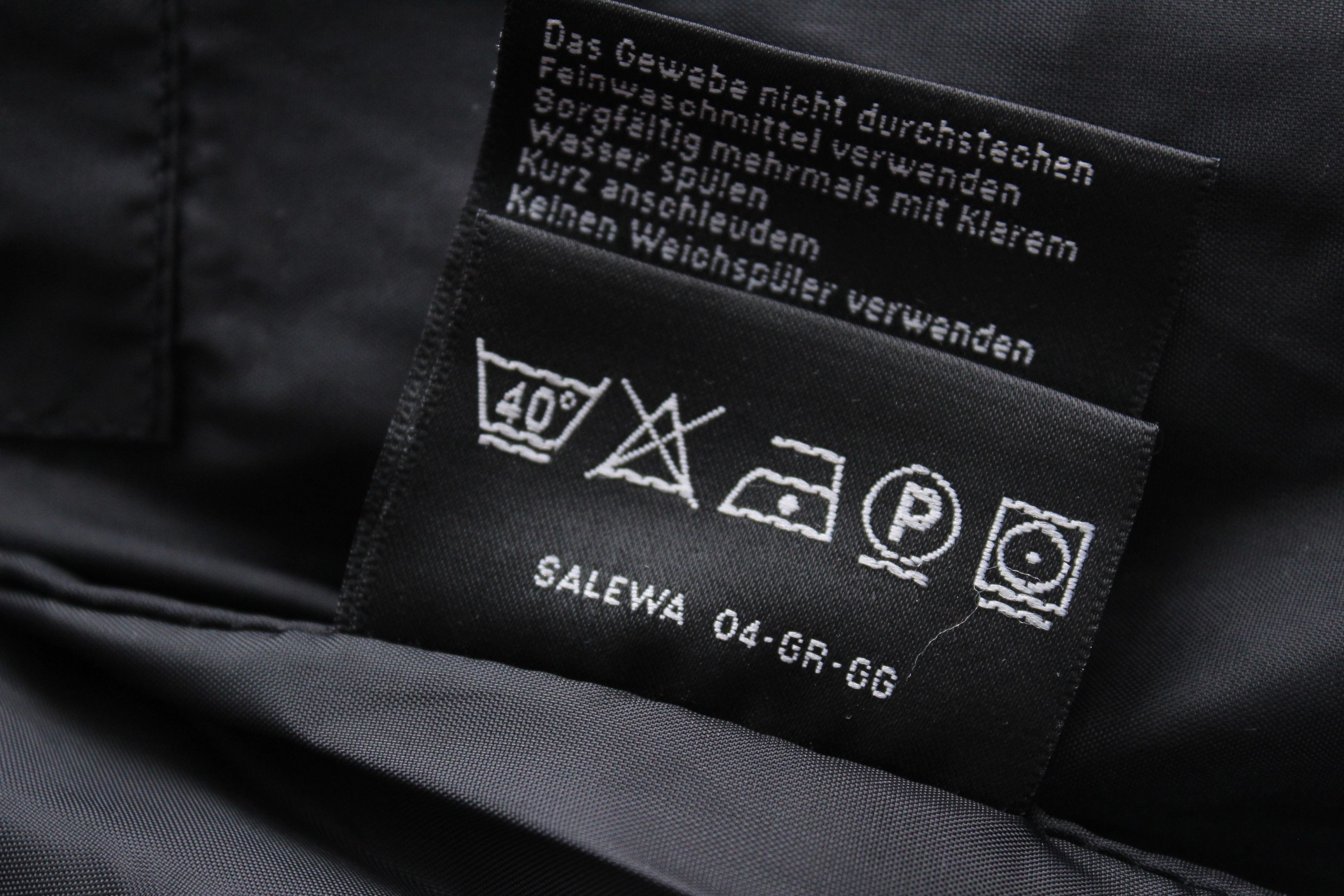 SALEWA 90s Salewa Gore Tex Jacket Mens Size S Vintage Rare Hype Size US S / EU 44-46 / 1 - 15 Thumbnail