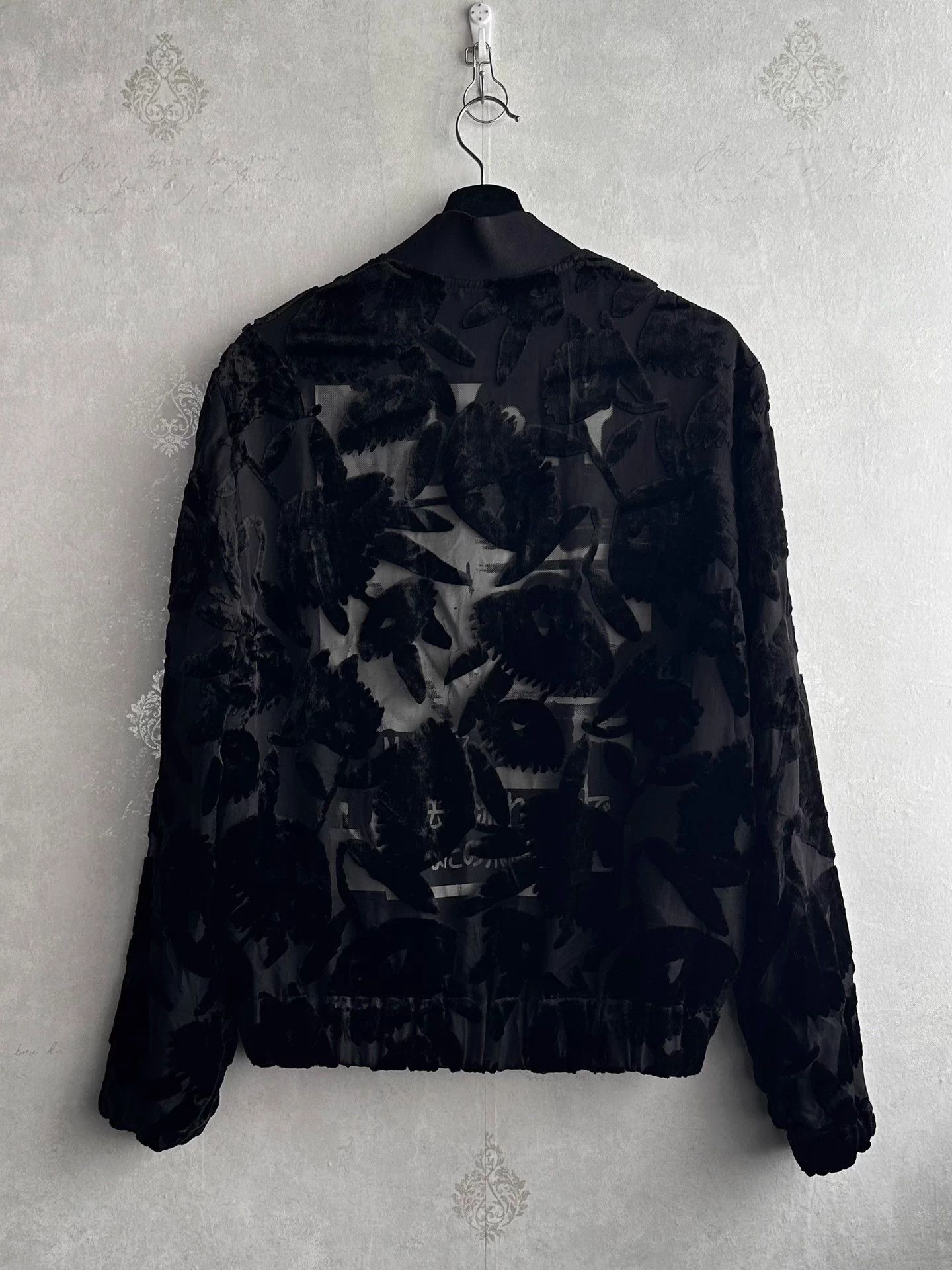 Alexander McQueen Alexander McQueen Silk Velvet Jacket with Burnout Design Size M / US 6-8 / IT 42-44 - 2 Thumbnail