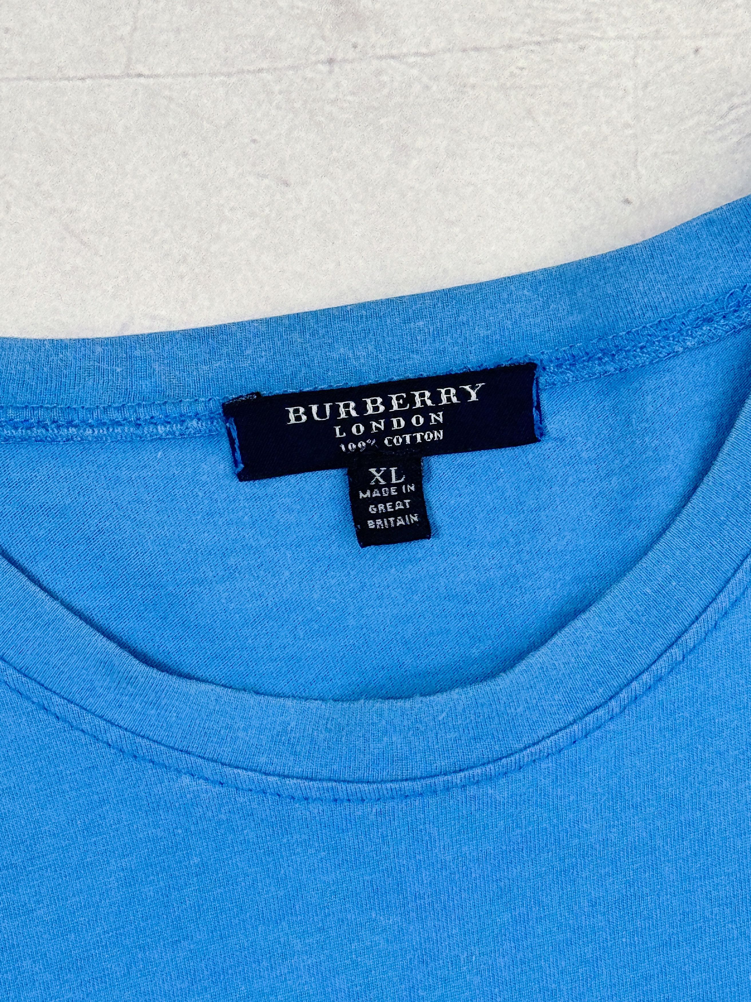 Burberry Vintage Burberry London T-Shirt Lampas Logo Blue Cotton Size US M / EU 48-50 / 2 - 7 Thumbnail