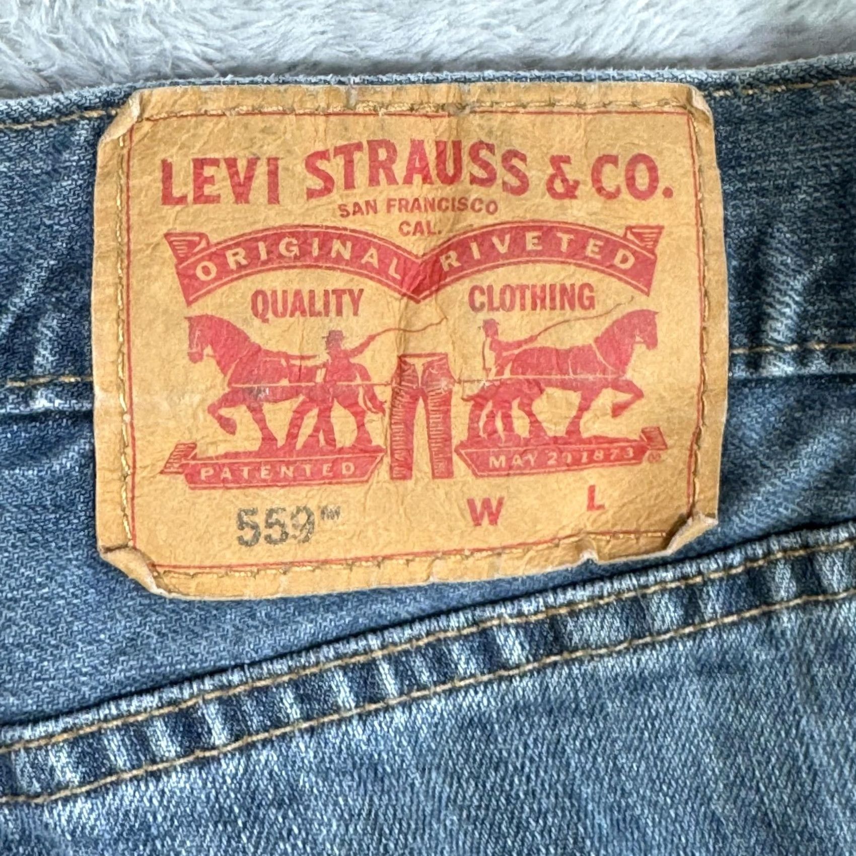 Levi's VINTAGE Levis 559 Jeans Mens 44x30 Blue Denim Relaxed Straight Zip Fly 5 Pocket Size US 44 / EU 60 - 5 Thumbnail
