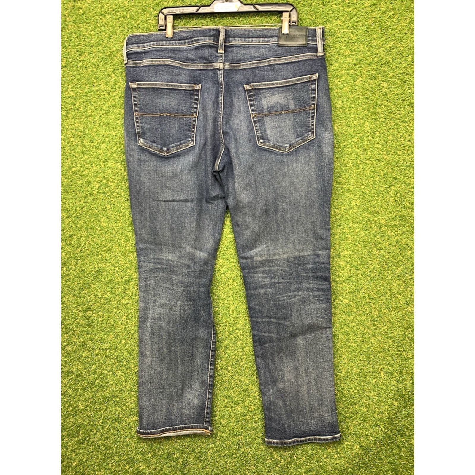 Lucky Brand Lucky Brand Jeans Men 38x32 Straight Leg Denim Medium Wash 223 Regular Fit Blue Pants US Size 38 Mens Size US 38 / EU 54 - 2 Thumbnail