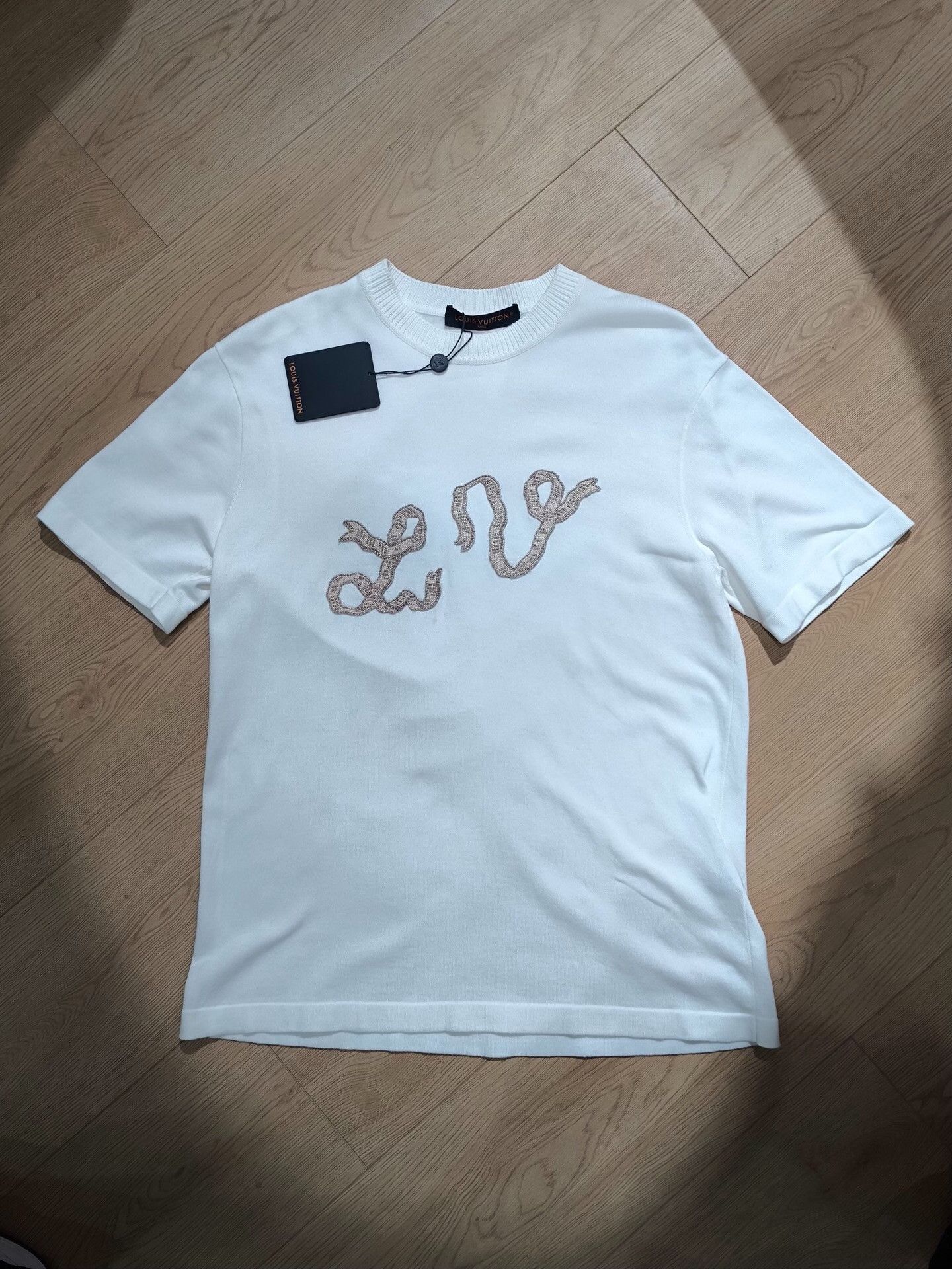 Louis Vuitton Louis Vuitton Limited White T-Shirt l Men Size US L / EU 52-54 / 3 - 1 Thumbnail