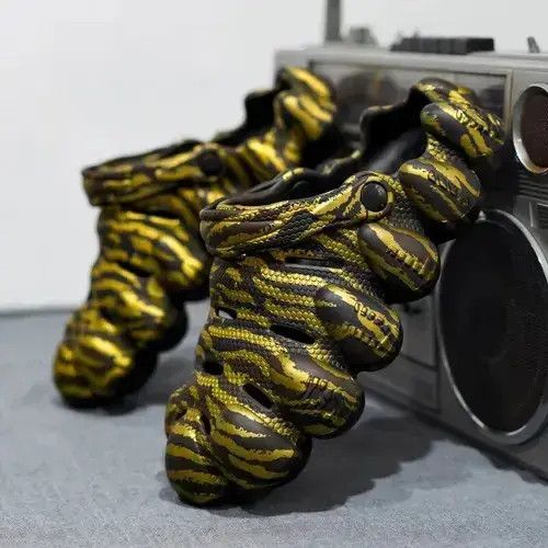 Other Tiger Claw Slippers Size US 9 / EU 42 - 2 Thumbnail