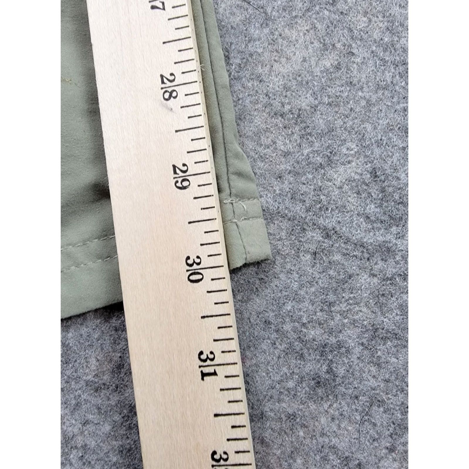 Vintage LL Bean Convertible Pants Mens Large Green Cargo Pockets Belted Outdoor Flat Front Wool? Nylon? (note: original) Size US 33 - 2 Thumbnail