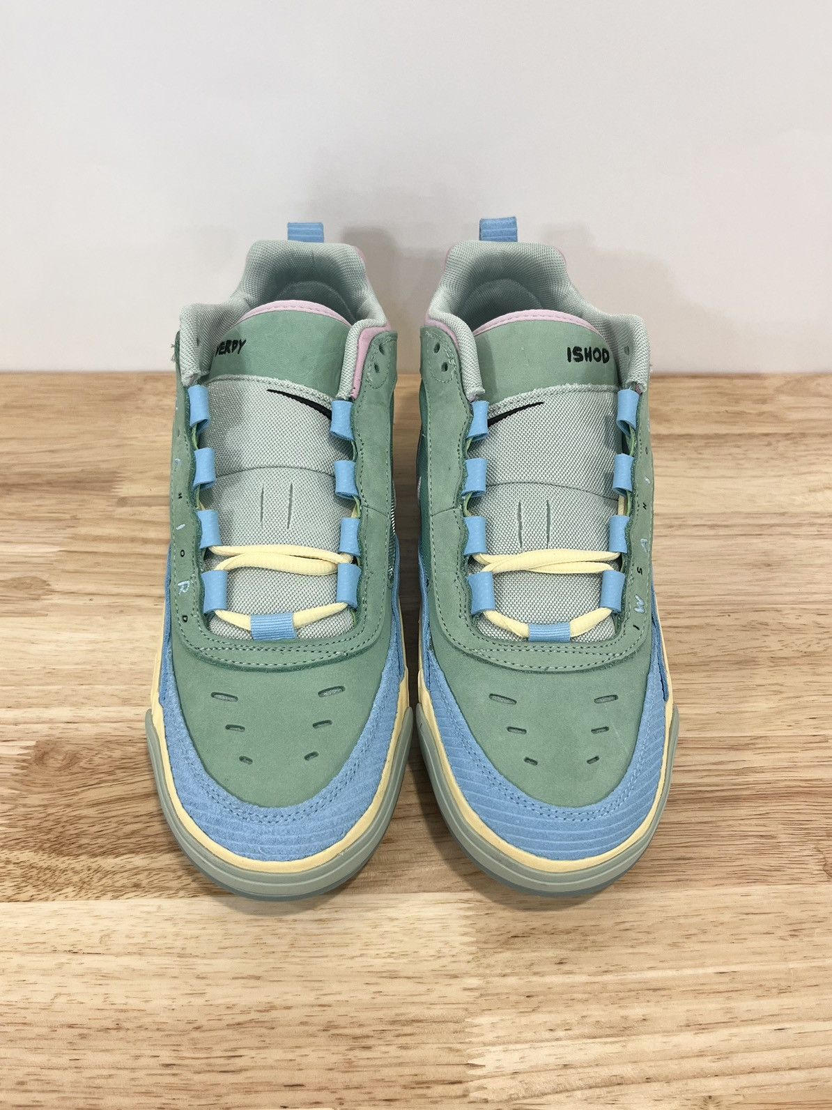 Nike Nike SB x Verdy Air Max Ishod Wair Visty HF4074-400 Size US 10.5 / EU 43-44 - 3 Thumbnail