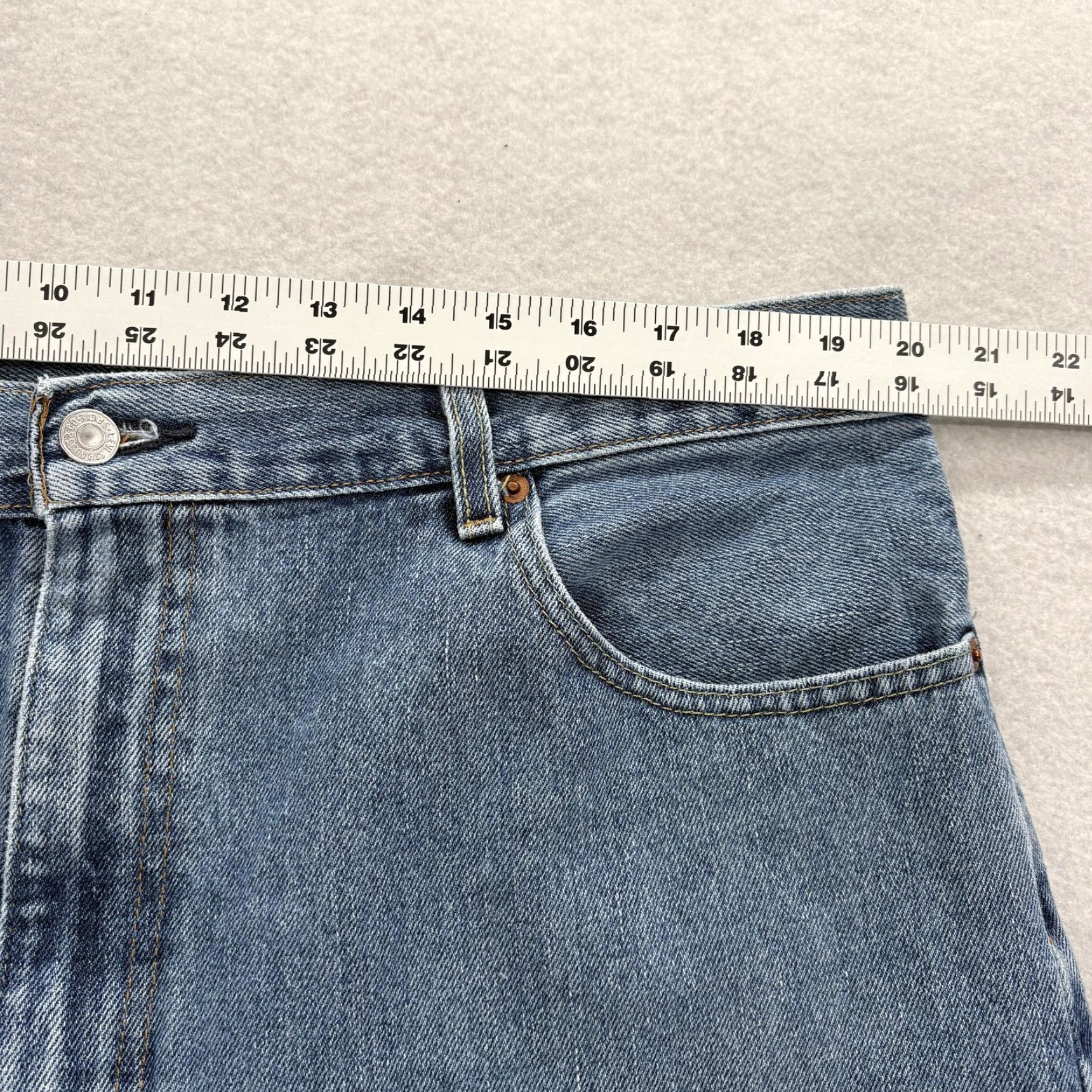 Levi's VINTAGE Levis 517 Jeans Mens 40x25 Blue Medium Wash Denim Bootcut Western Cowboy Rodeo Size US 40 / EU 56 - 6 Thumbnail