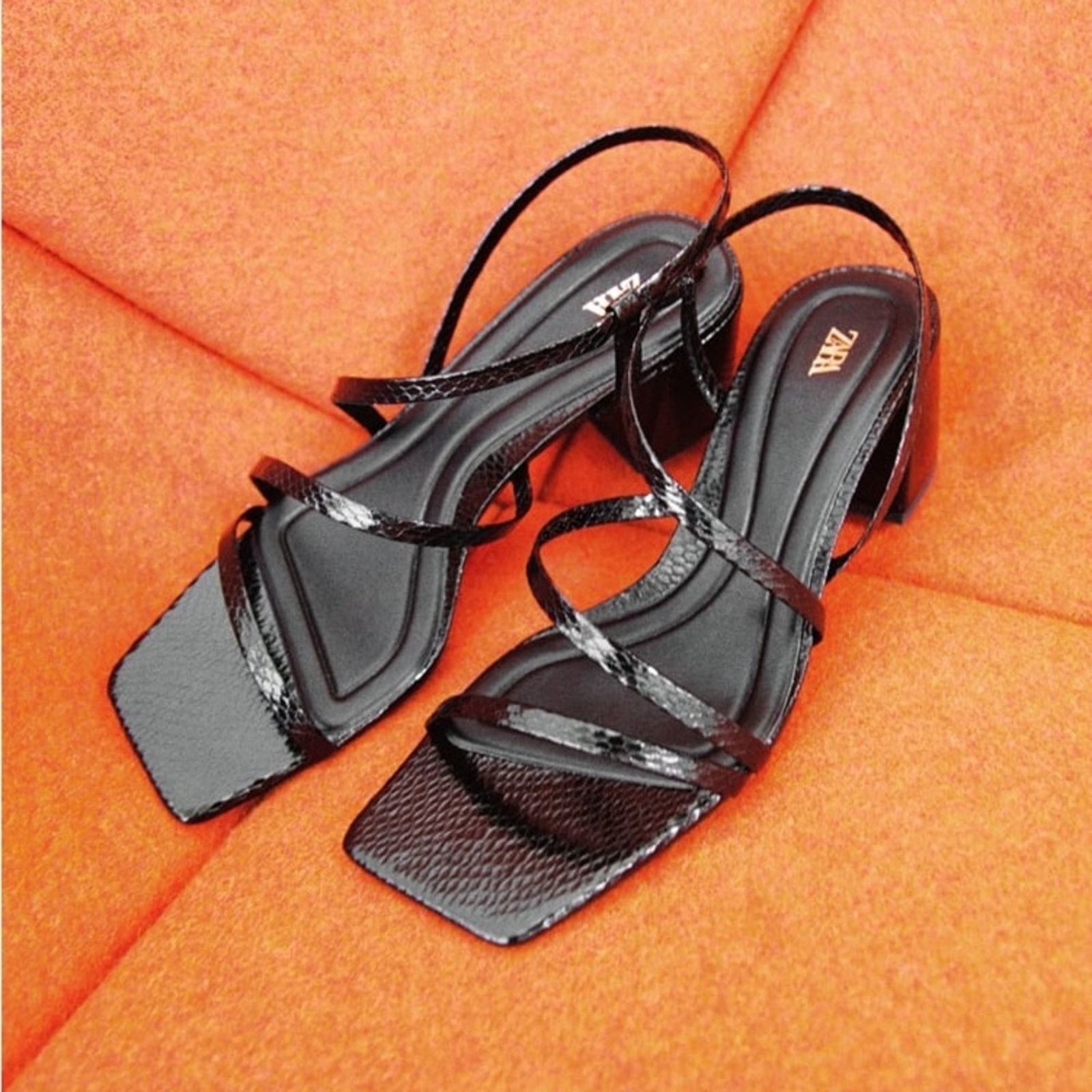Zara ZARA MID HEIGHT BLOCK HEEL SANDALS BLACK Size US 6.5 / IT 36.5 - 1 Thumbnail