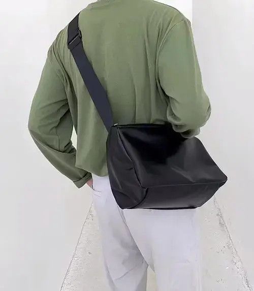 Individualized Shirts Korean fashion faux leather shoulder bag messenger bag Size ONE SIZE - 2 Thumbnail