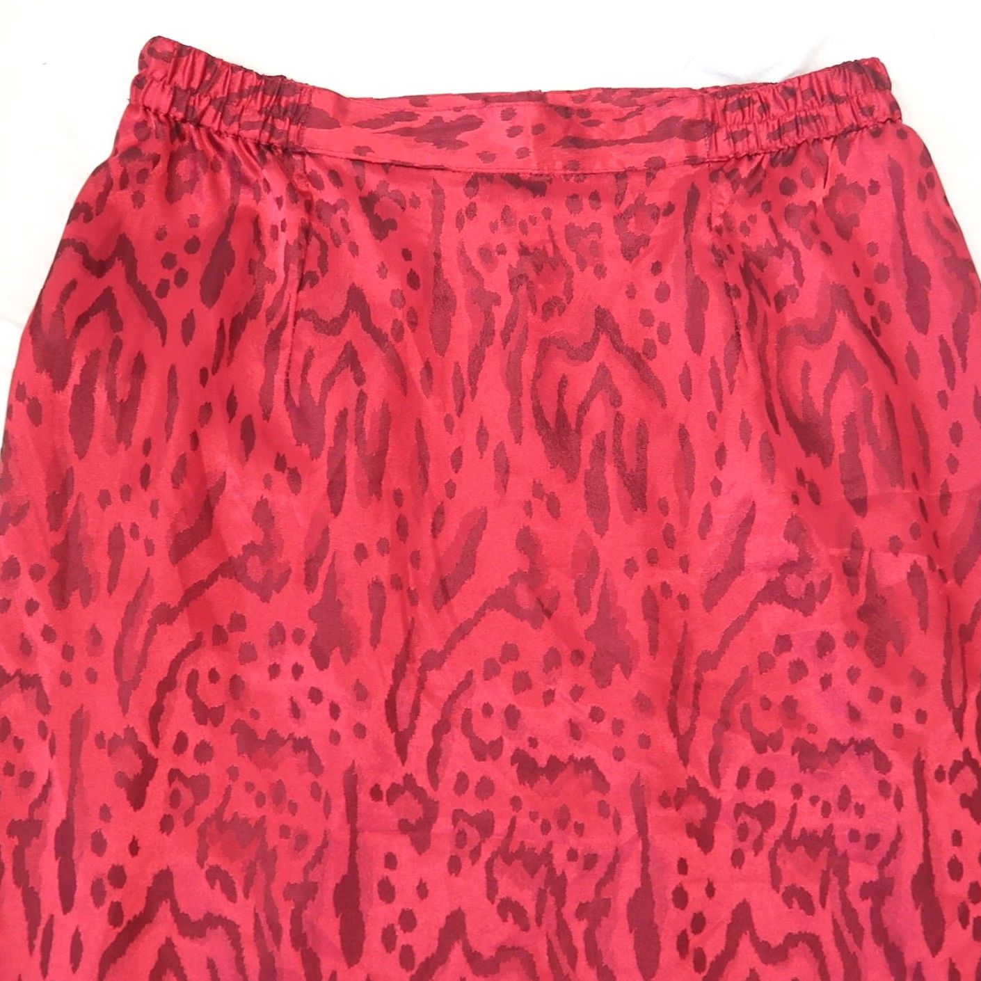Vintage VINTAGE 90s Dark Red Animal Print Satin Flared Hem Midi Trumpet Skirt M Size 32" / US 10 / IT 46 - 2 Thumbnail