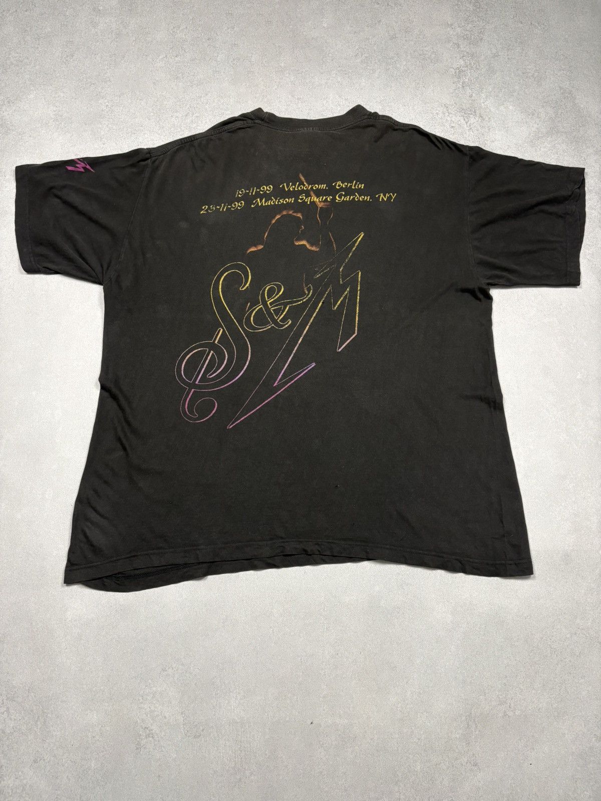 Band Tees Metallica S&M Symphony 1999 Tour Vintage Band Tee XL 90s Size US XL / EU 56 / 4 - 2 Thumbnail
