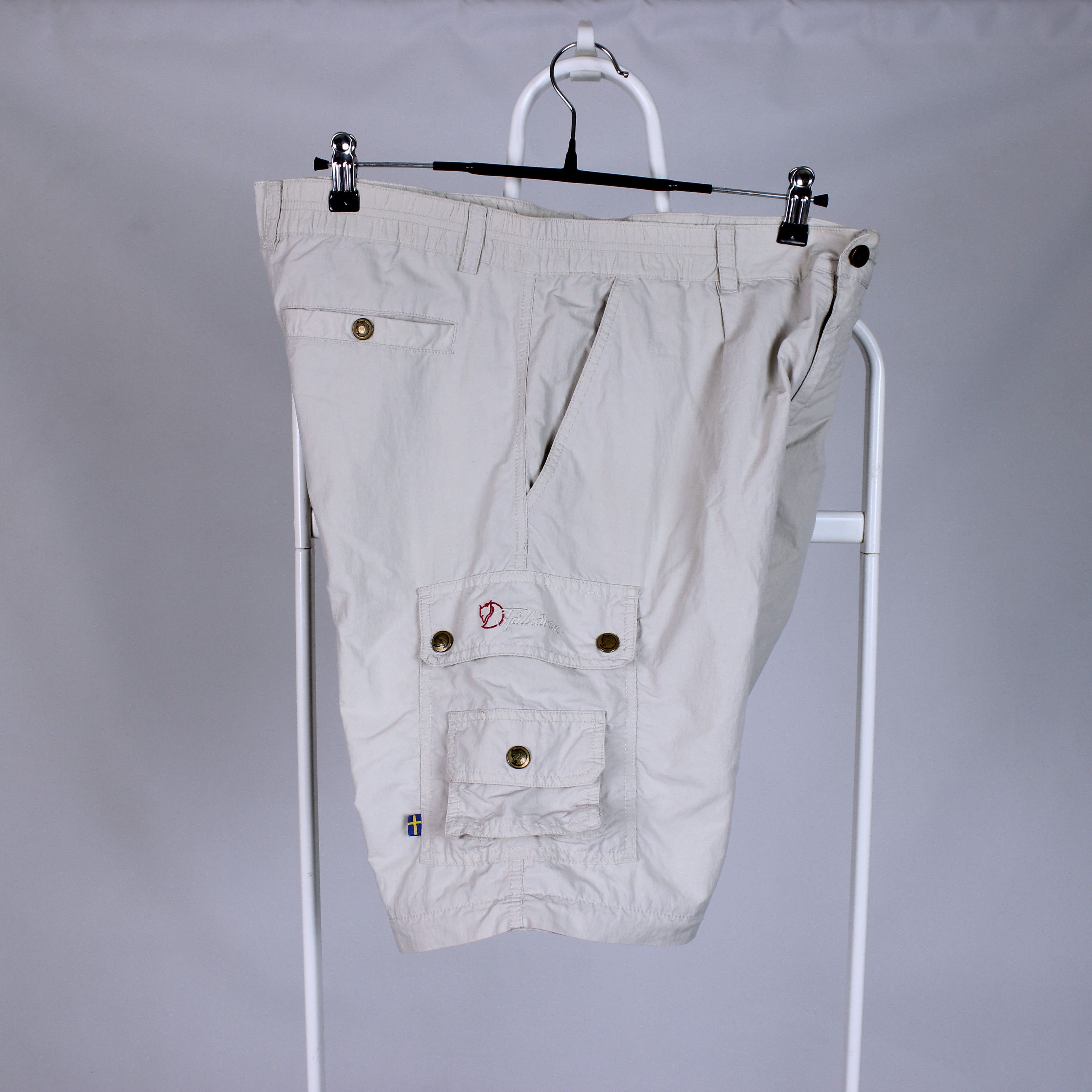 Fjallraven Fjallraven vintage cargo shorts 48 M Size US 32 / EU 48 - 2 Thumbnail