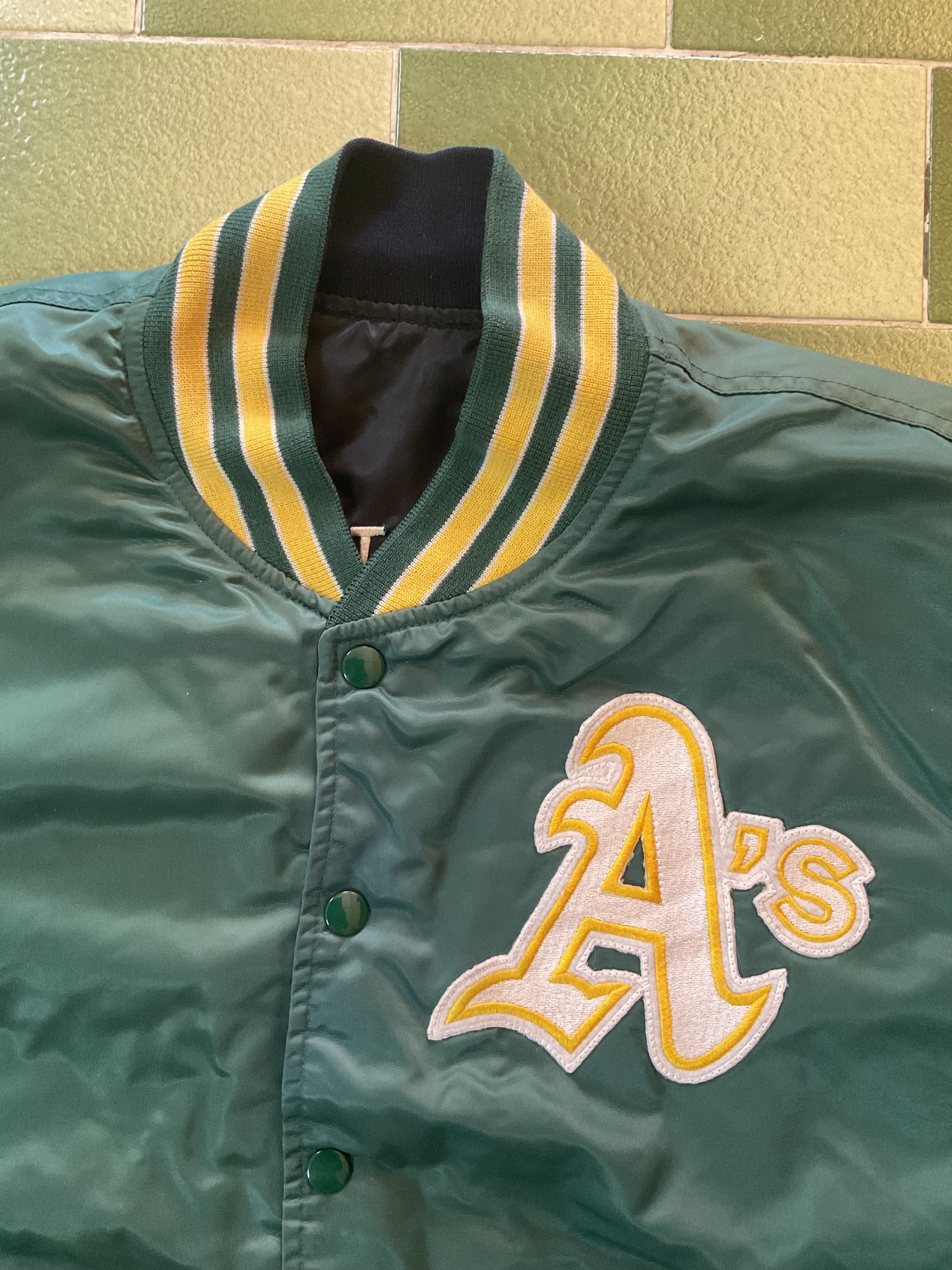 MLB Vintage Reversible Oakland Athletics Bomber Jacket Distress Size US L / EU 52-54 / 3 - 6 Thumbnail