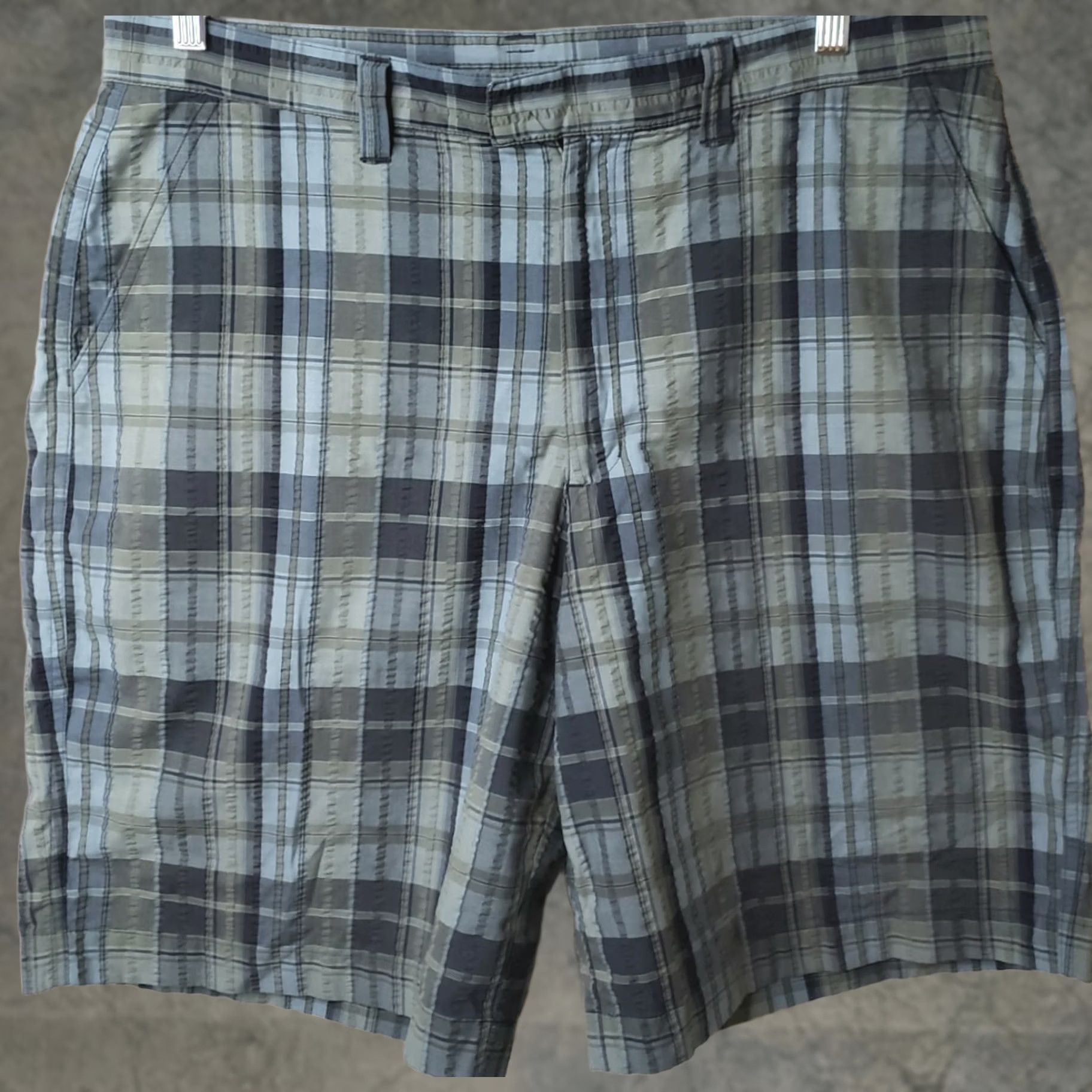 Patagonia VINTAGE Patagonia Shorts Mens 36x10 Gray Green Blue Plaid Organic Cotton Cargo Size US 36 / EU 52 - 1 Thumbnail