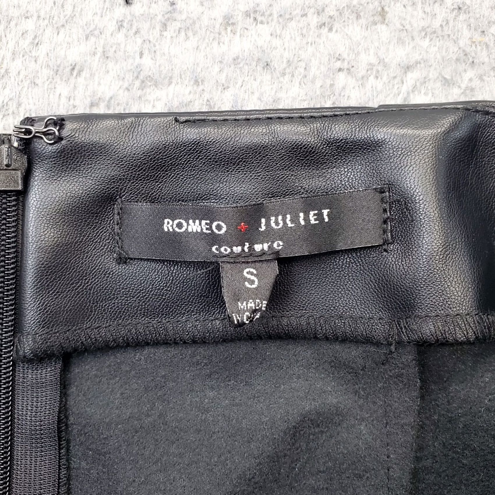 Vintage Romeo & Juliet Couture Pencil Skirt Womens Size S Black Asymmetric Wrap Back Zip Size 28" / US 6 / IT 42 - 5 Thumbnail