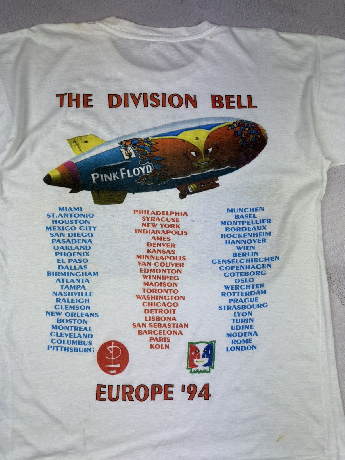 Pink Floyd Rare! Pink Floyd 'The Division Bell Tour Europe 1994 T-shirt Size US L / EU 52-54 / 3 - 11 Thumbnail