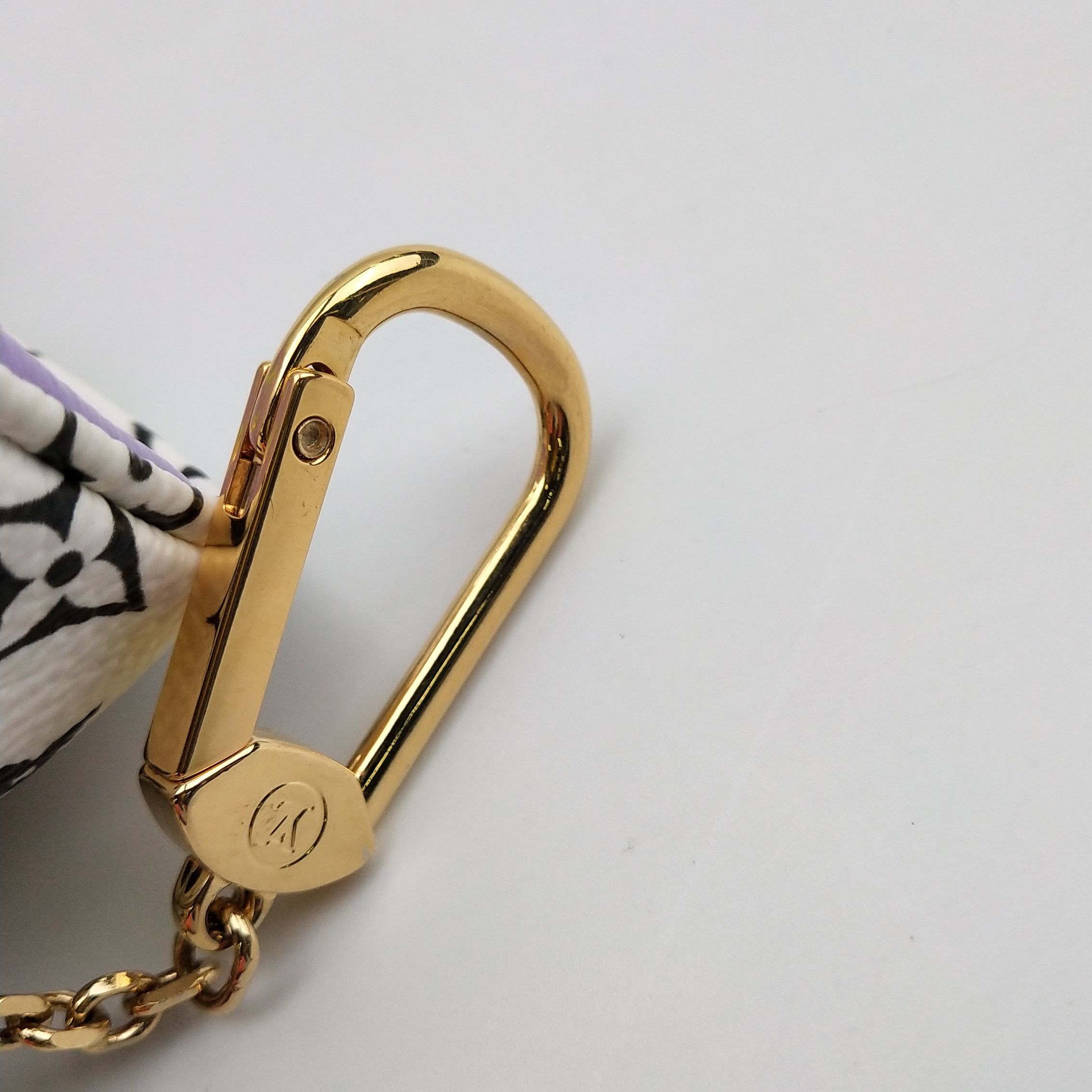 Louis Vuitton Louis Vuitton (LV) cube contrast color monogram coin purse Size ONE SIZE - 8 Thumbnail