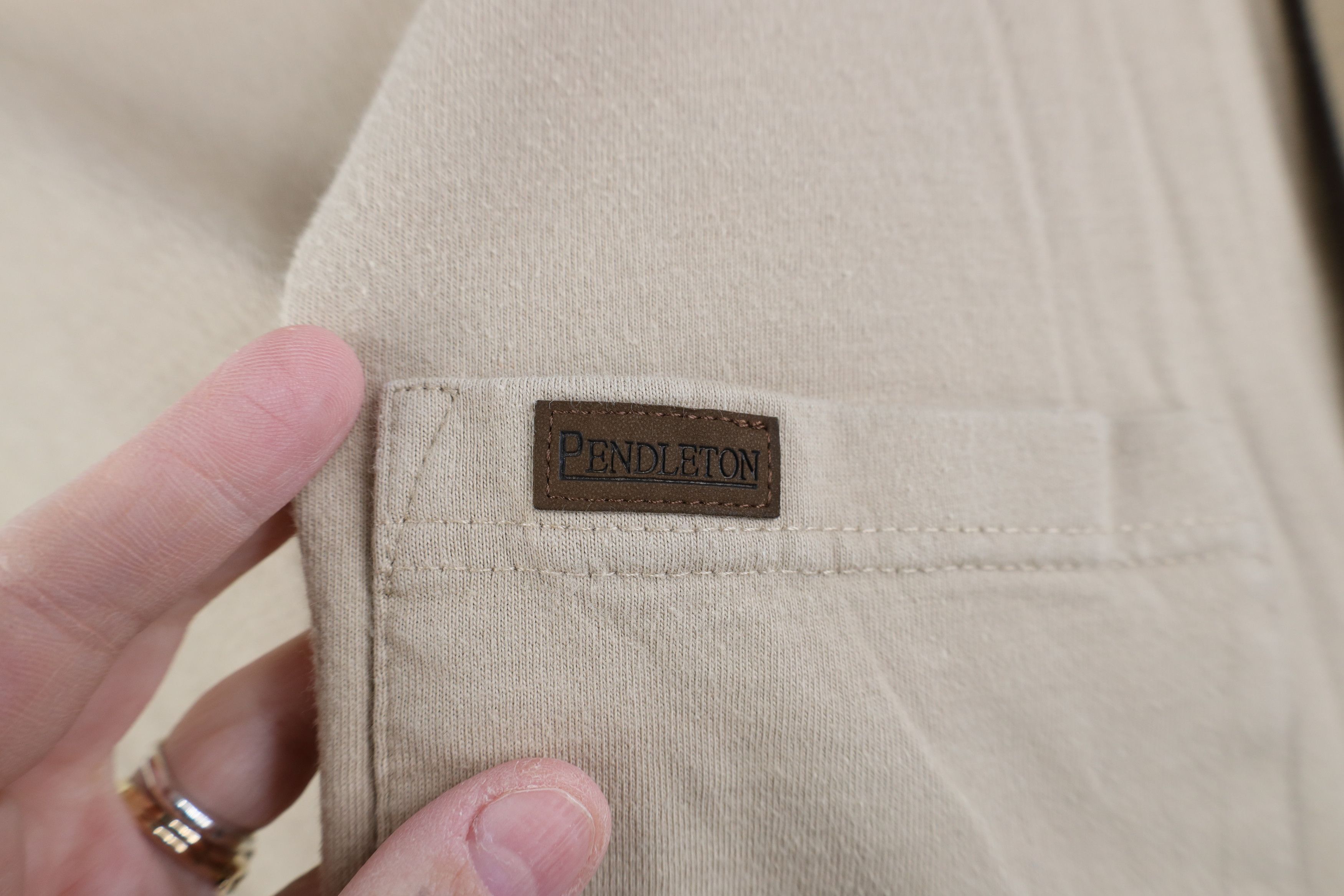 Pendleton Vintage Pendleton Spell Heavyweight Pocket T-Shirt Khaki Tan Size US XL / EU 56 / 4 - 4 Thumbnail